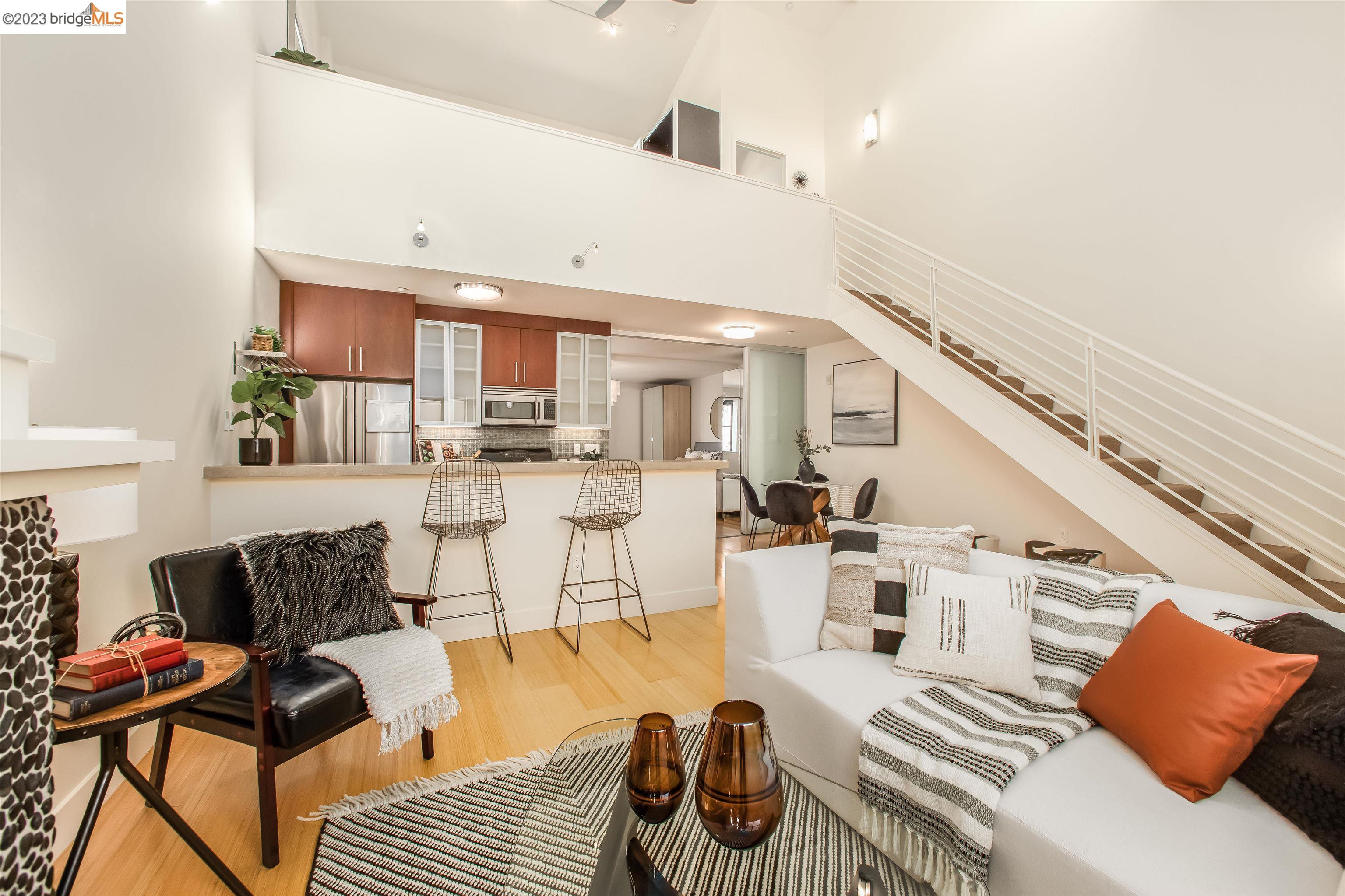 Detail Gallery Image 1 of 1 For 1555 32nd St #6,  Oakland,  CA 94608 - 2 Beds | 2 Baths