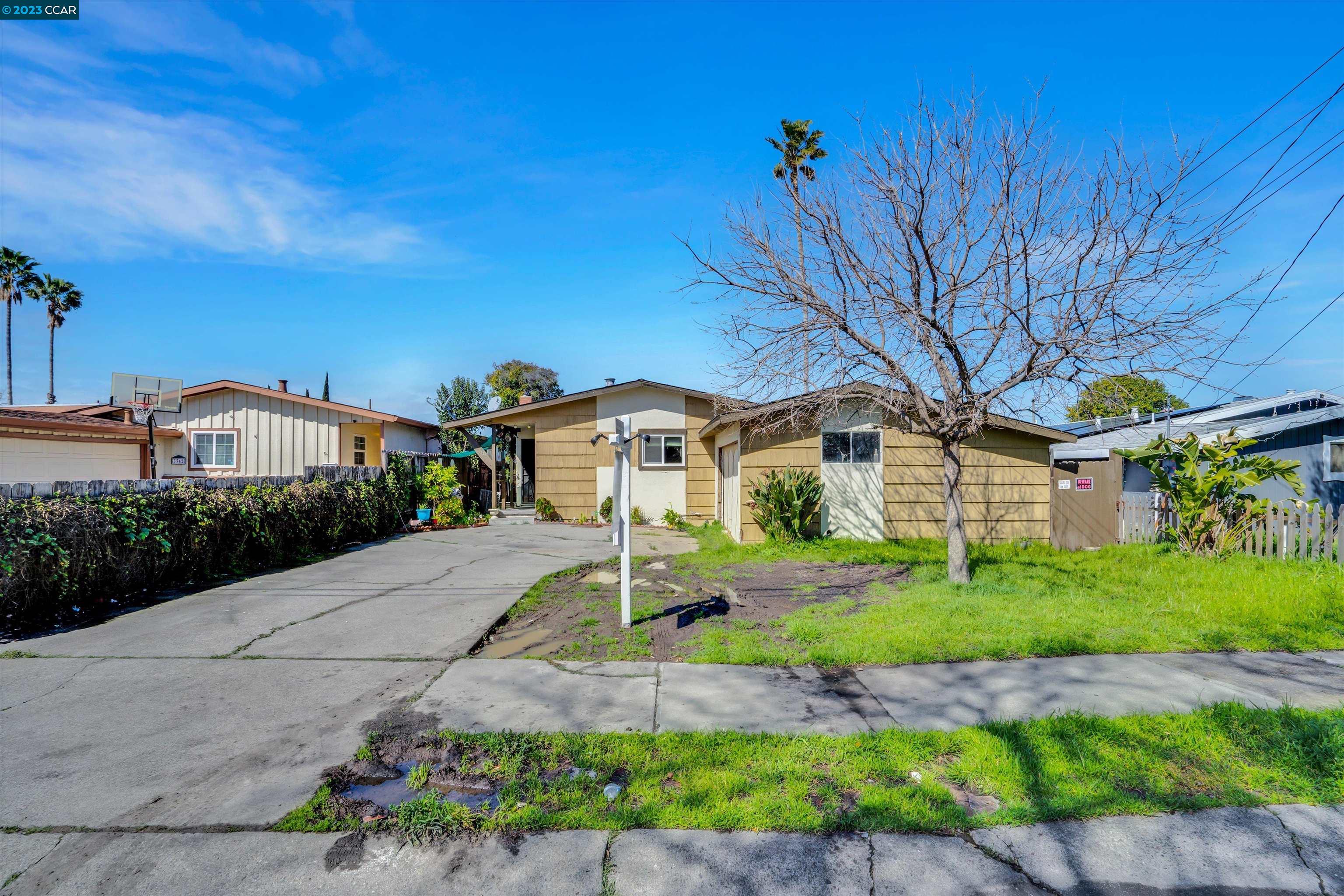 Detail Gallery Image 1 of 1 For 3328 Betty Ln, Pittsburg,  CA 94565 - 3 Beds | 2 Baths