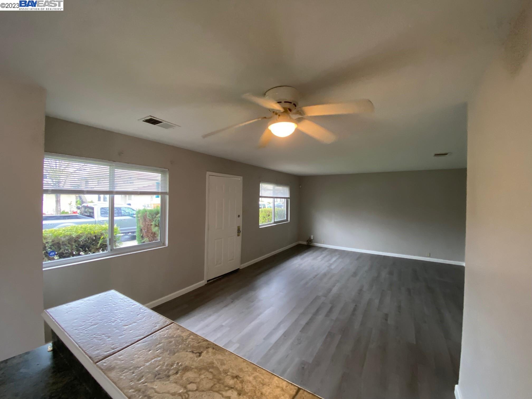 Photo #5: 41022206 Listing 