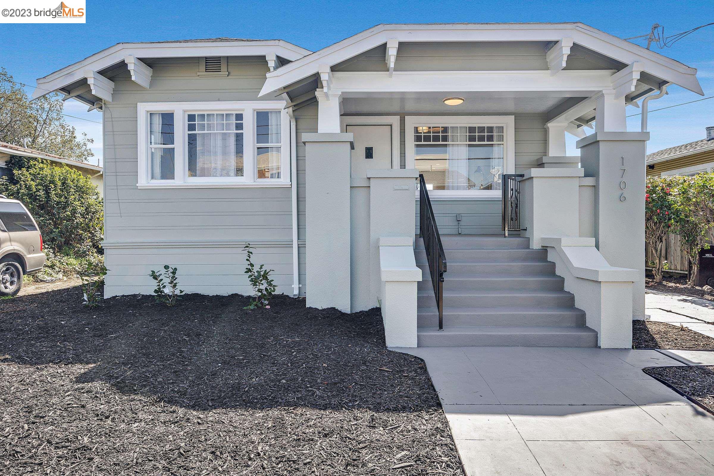Detail Gallery Image 1 of 1 For 1706 64th Ave, Oakland,  CA 94621 - 2 Beds | 1 Baths
