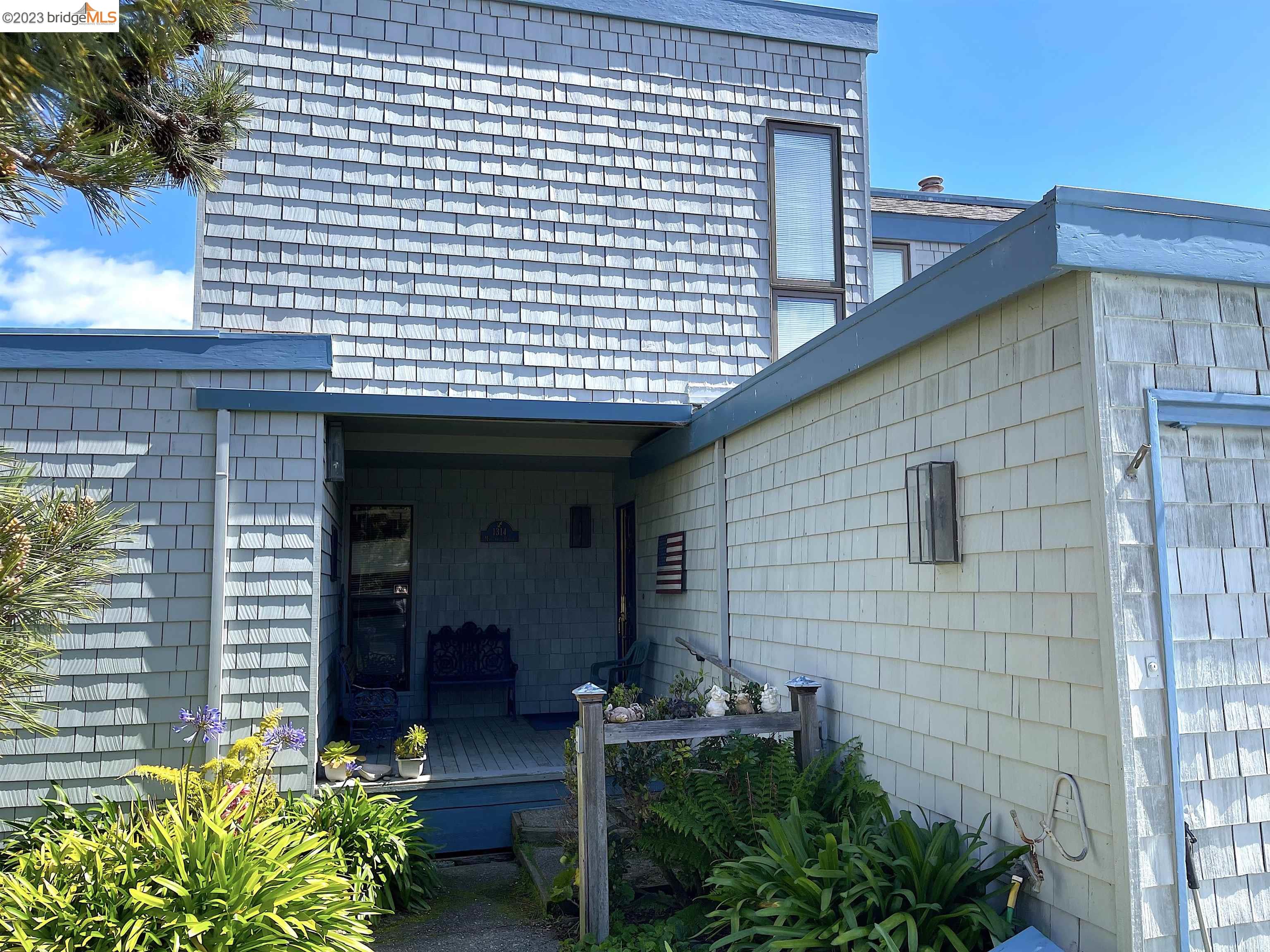Detail Gallery Image 1 of 1 For 1314 Mallard Dr, Richmond,  CA 94801 - 2 Beds | 2/1 Baths