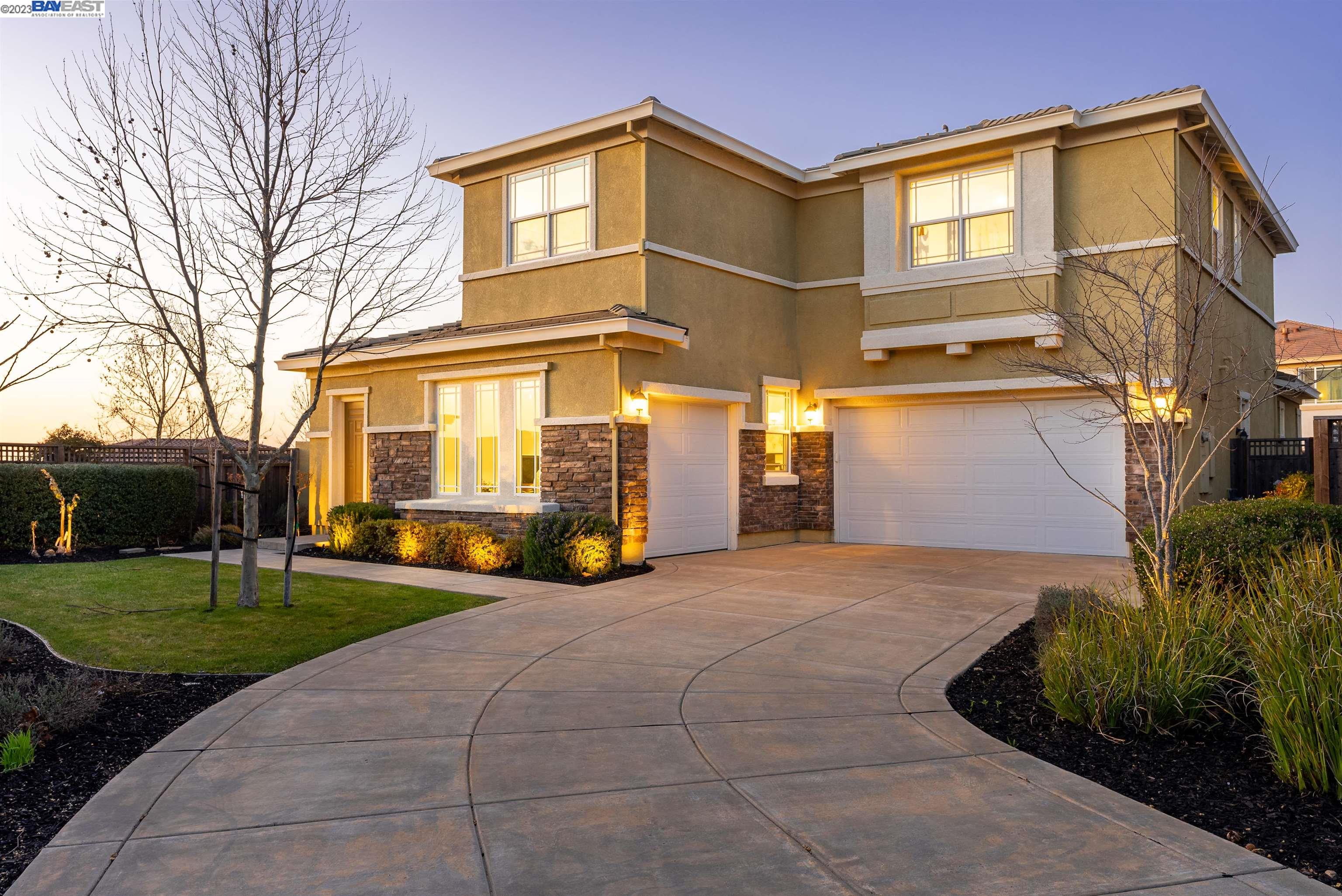Detail Gallery Image 1 of 1 For 2 Sonas Pl, Hayward,  CA 94542 - 4 Beds | 4/1 Baths