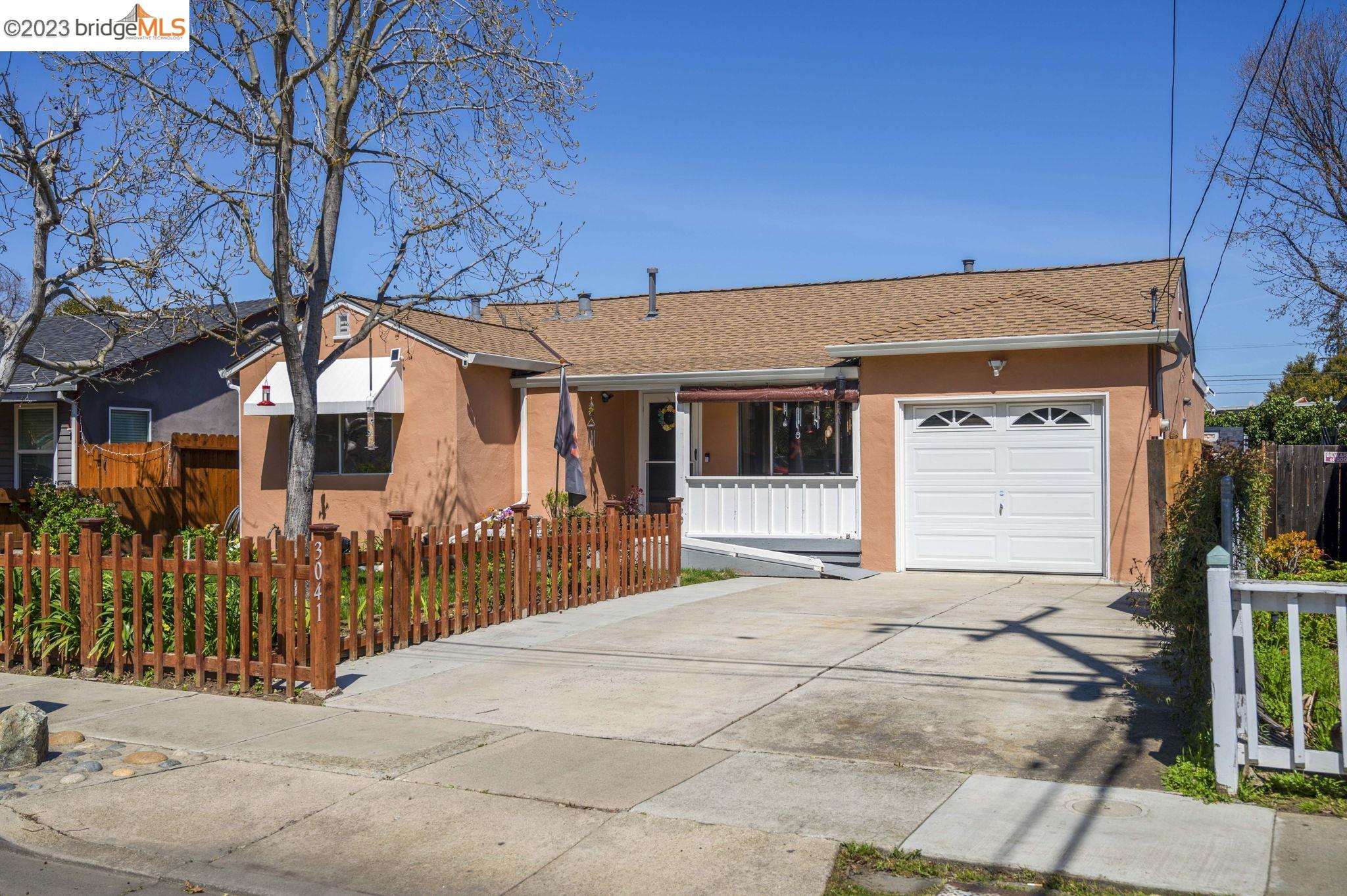 Detail Gallery Image 1 of 1 For 3041 Glendale Ave, Redwood City,  CA 94063 - 3 Beds | 2 Baths