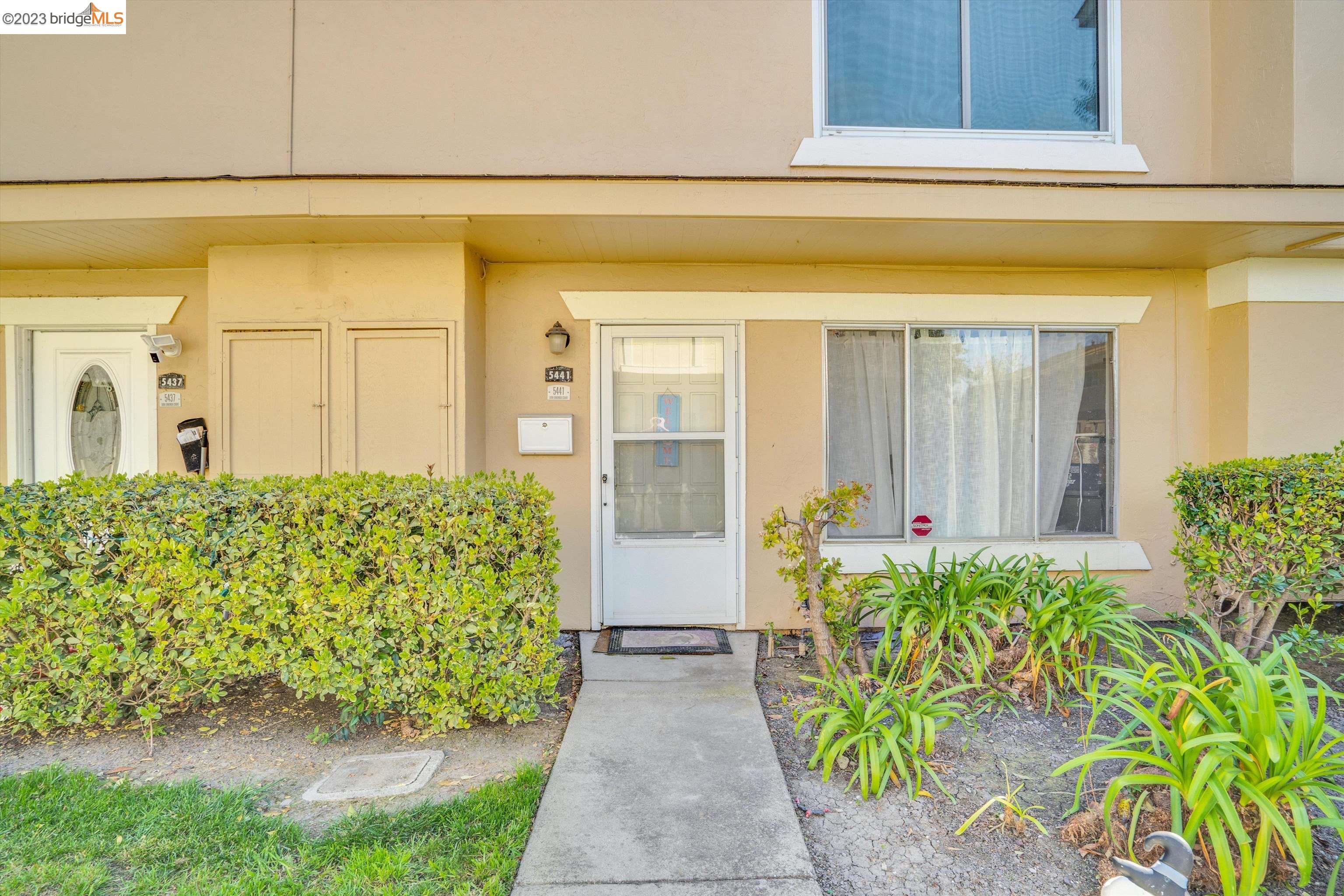 Detail Gallery Image 1 of 1 For 5441 Don Edmondo Ct, San Jose,  CA 95123 - 2 Beds | 1/1 Baths