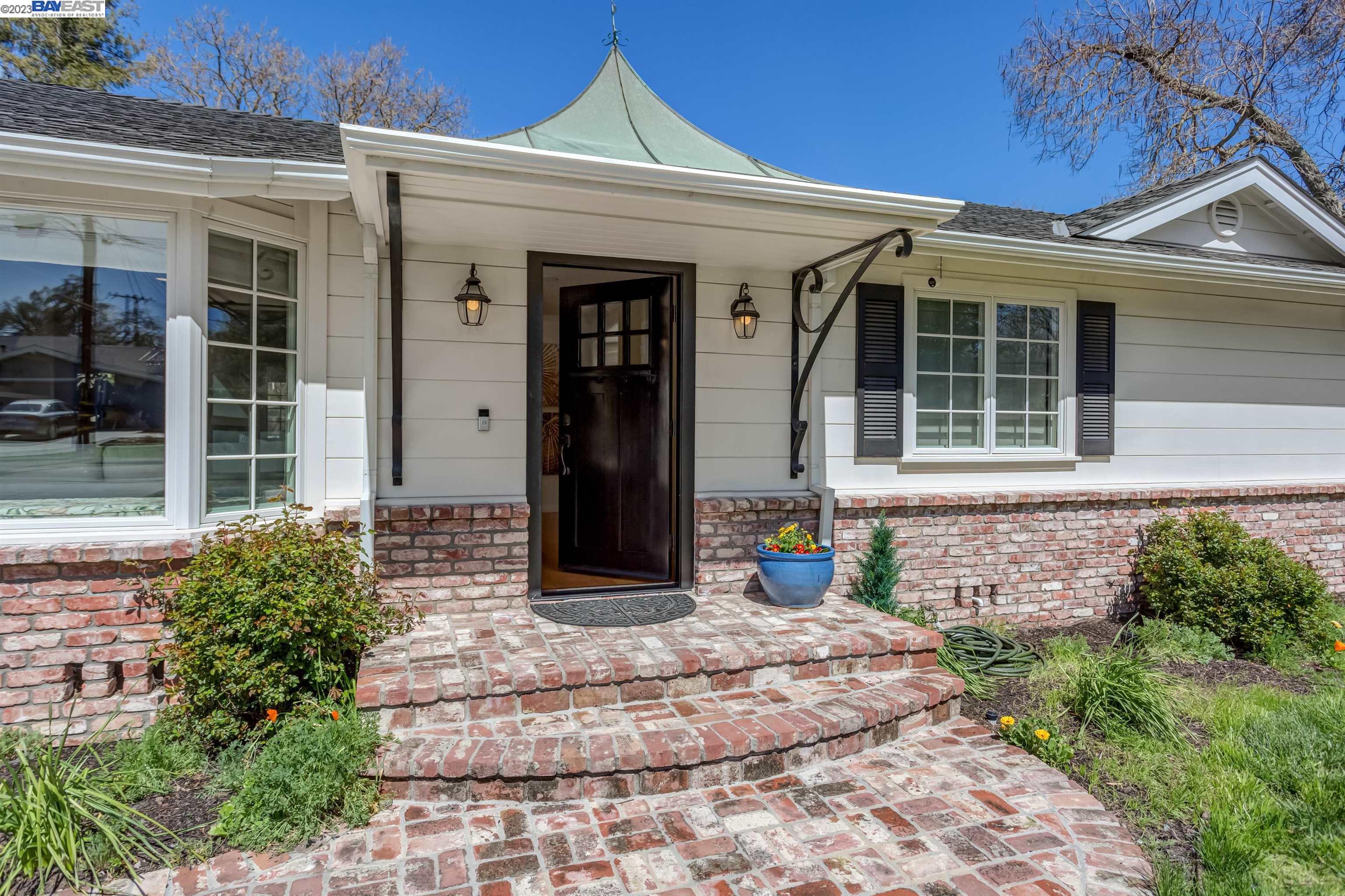 Detail Gallery Image 1 of 1 For 3252 Woodview Drive, Lafayette,  CA 94549-5342 - 4 Beds | 2/1 Baths