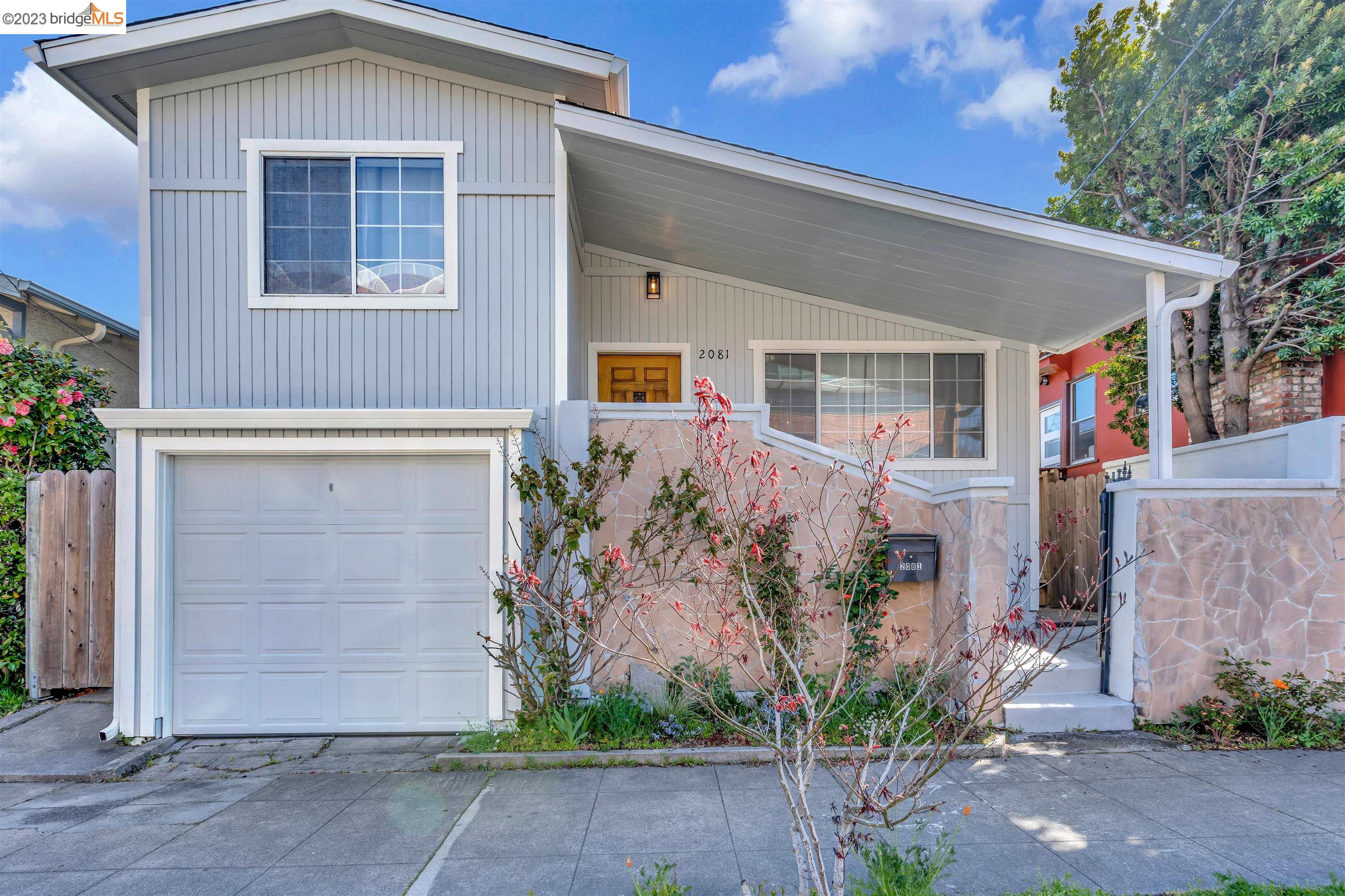 Detail Gallery Image 1 of 1 For 2081 Bonar St, Berkeley,  CA 94702 - 3 Beds | 2 Baths