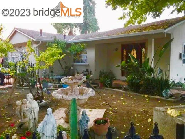 Detail Gallery Image 1 of 1 For 1699 Nickel Ave, San Jose,  CA 95121 - 4 Beds | 1/1 Baths