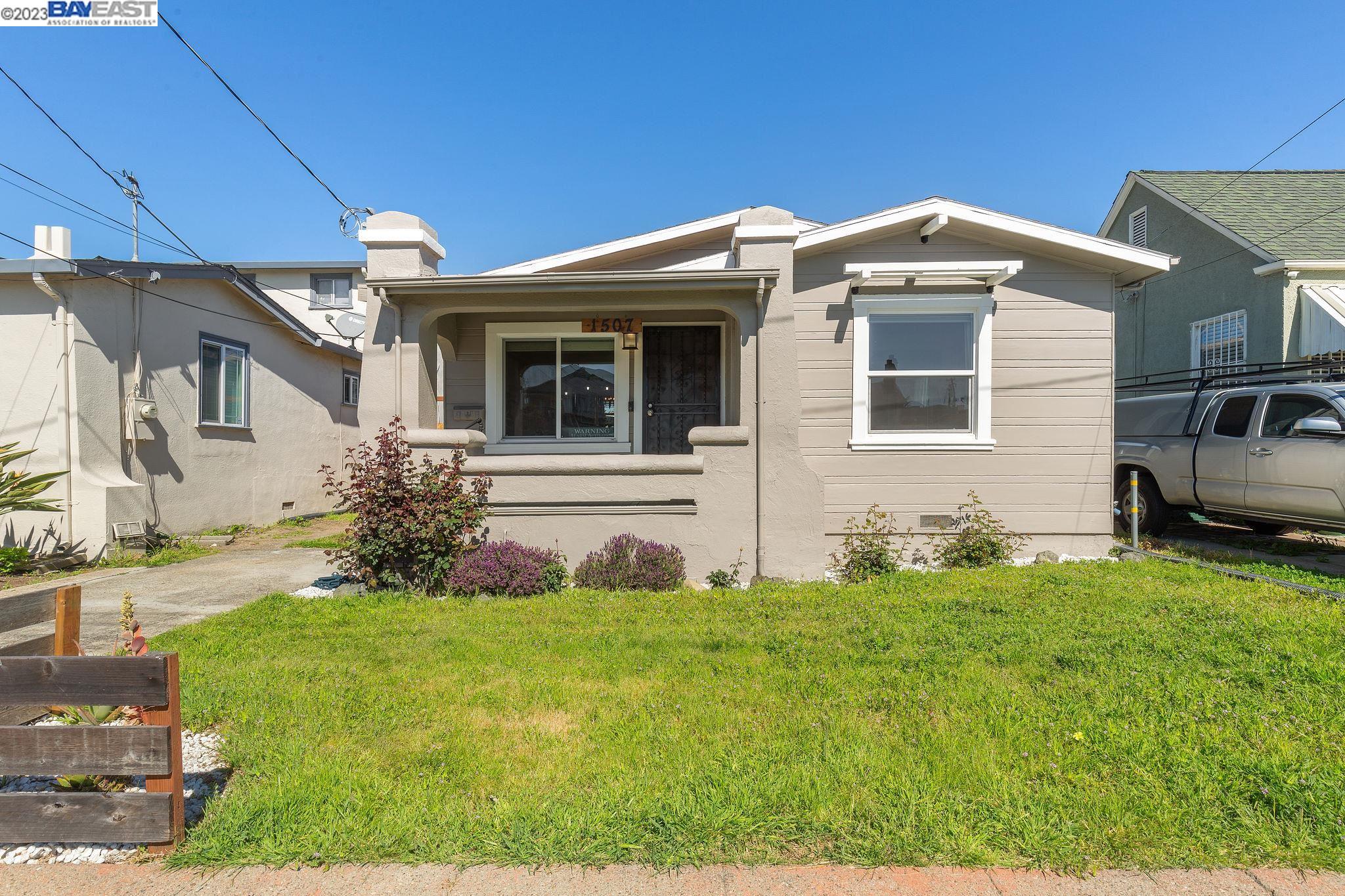 Detail Gallery Image 1 of 1 For 1507 67th Ave, Oakland,  CA 94621 - 3 Beds | 2 Baths