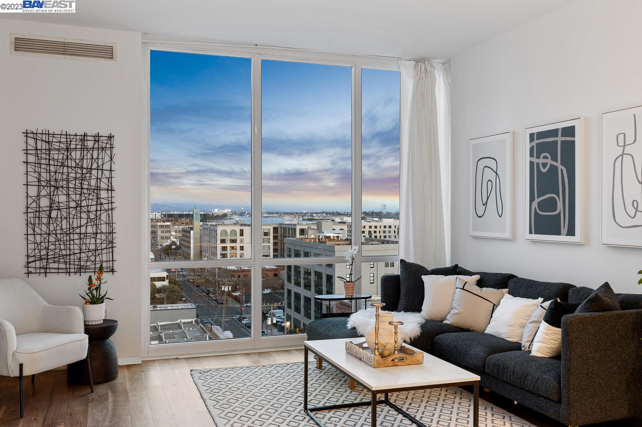 Detail Gallery Image 1 of 1 For 222 Broadway #1107,  Oakland,  CA 94607 - 2 Beds | 2/1 Baths