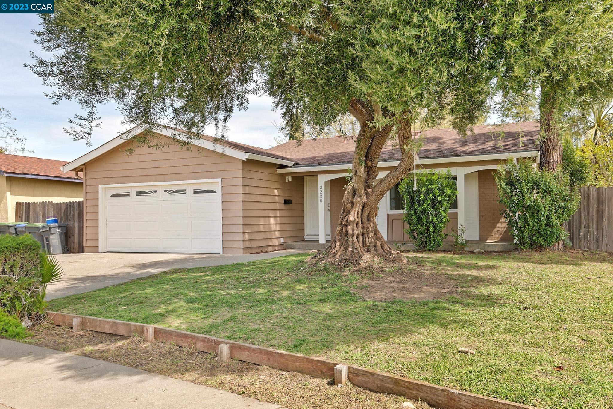 Detail Gallery Image 1 of 1 For 2230 Flicker Ln, Fairfield,  CA 94533 - 3 Beds | 2 Baths