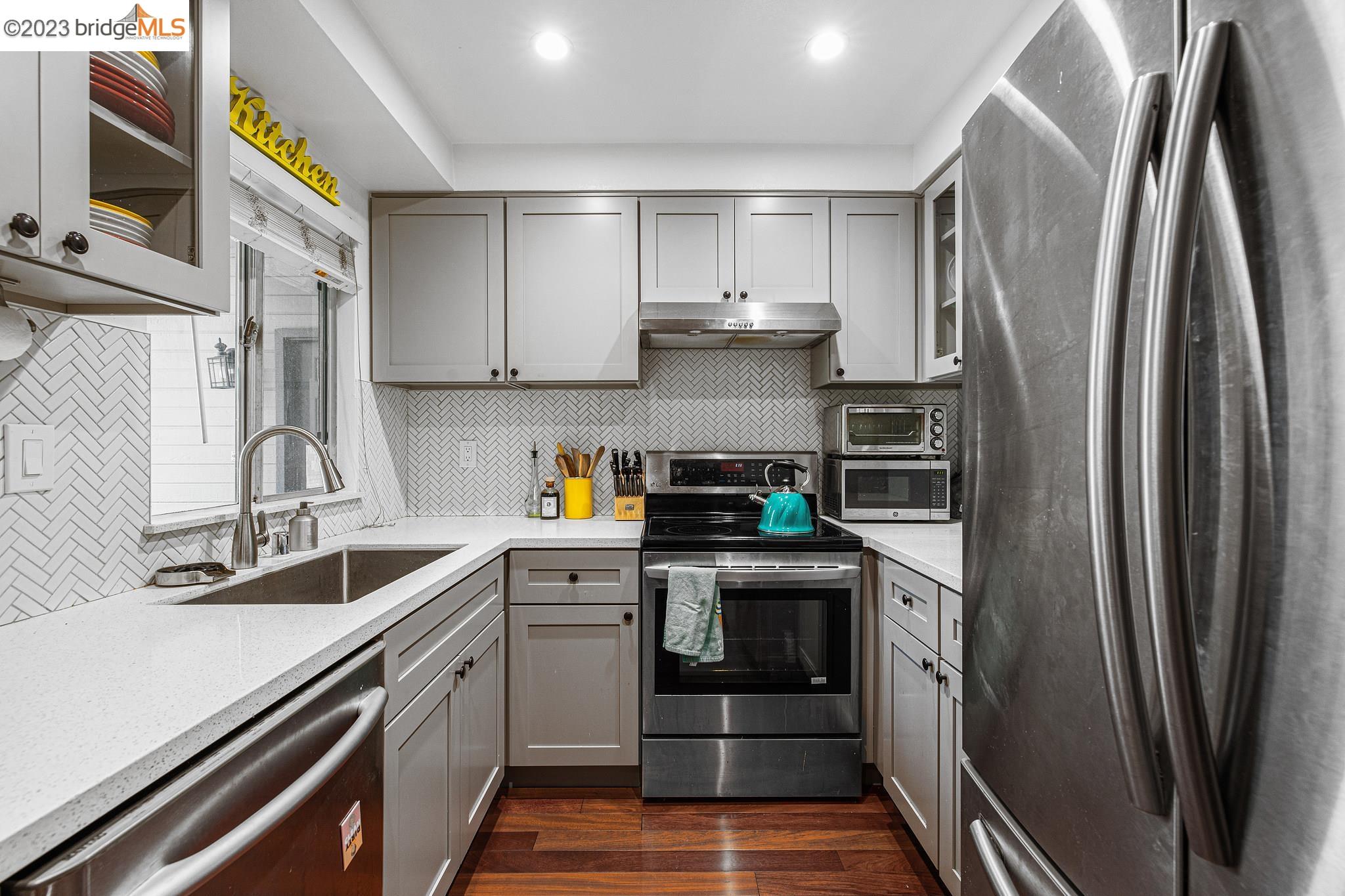 Photo #6: 41023852 Listing 