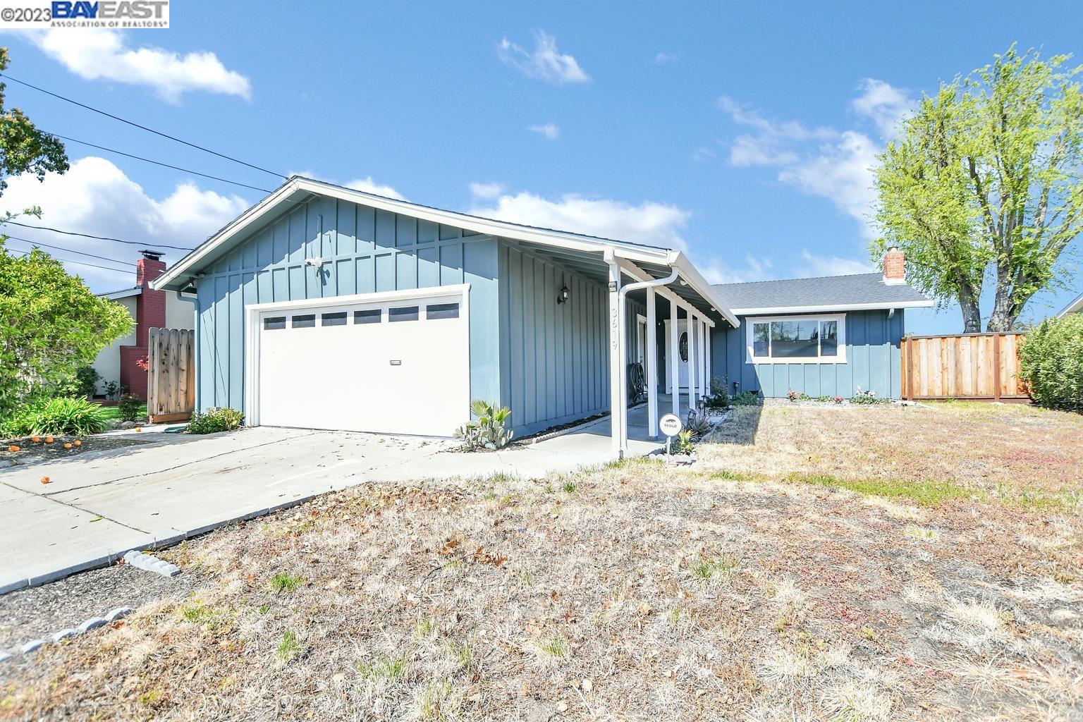 Detail Gallery Image 1 of 1 For 3619 Thunderbird Ct, Concord,  CA 94520 - 3 Beds | 2 Baths