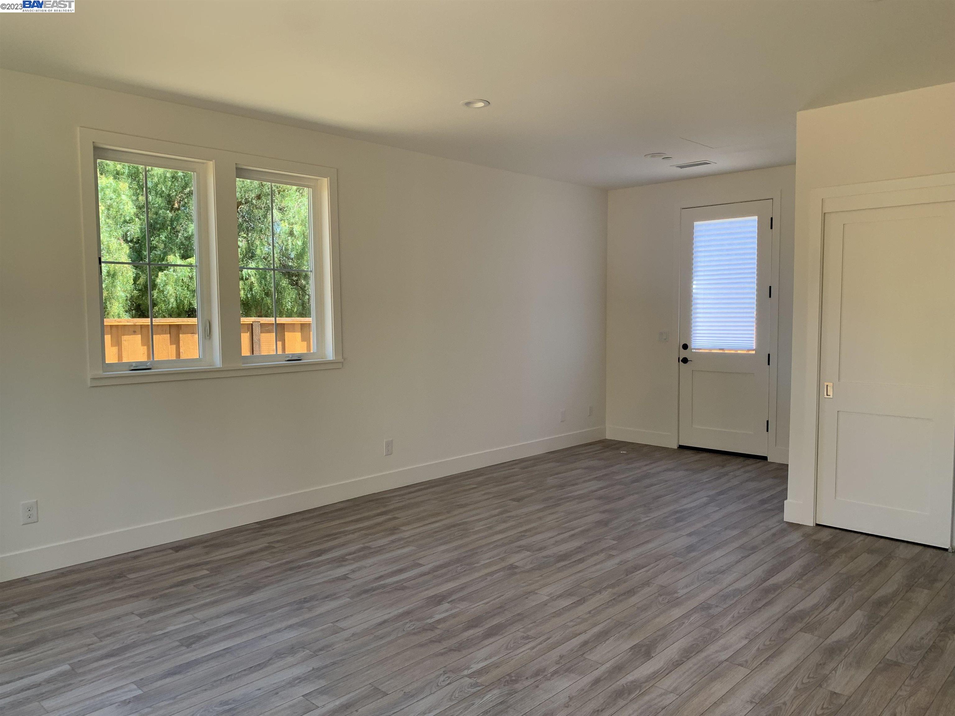 For Sale 21114 Tyee Court, Castro Valley, CA 94546 4 Beds / 3 Full