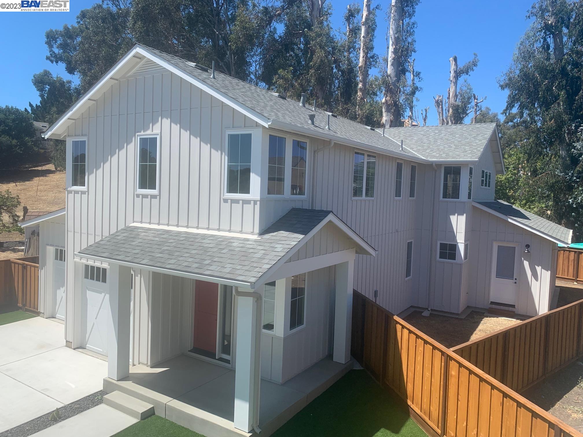 For Sale 21114 Tyee Court, Castro Valley, CA 94546 4 Beds / 3 Full