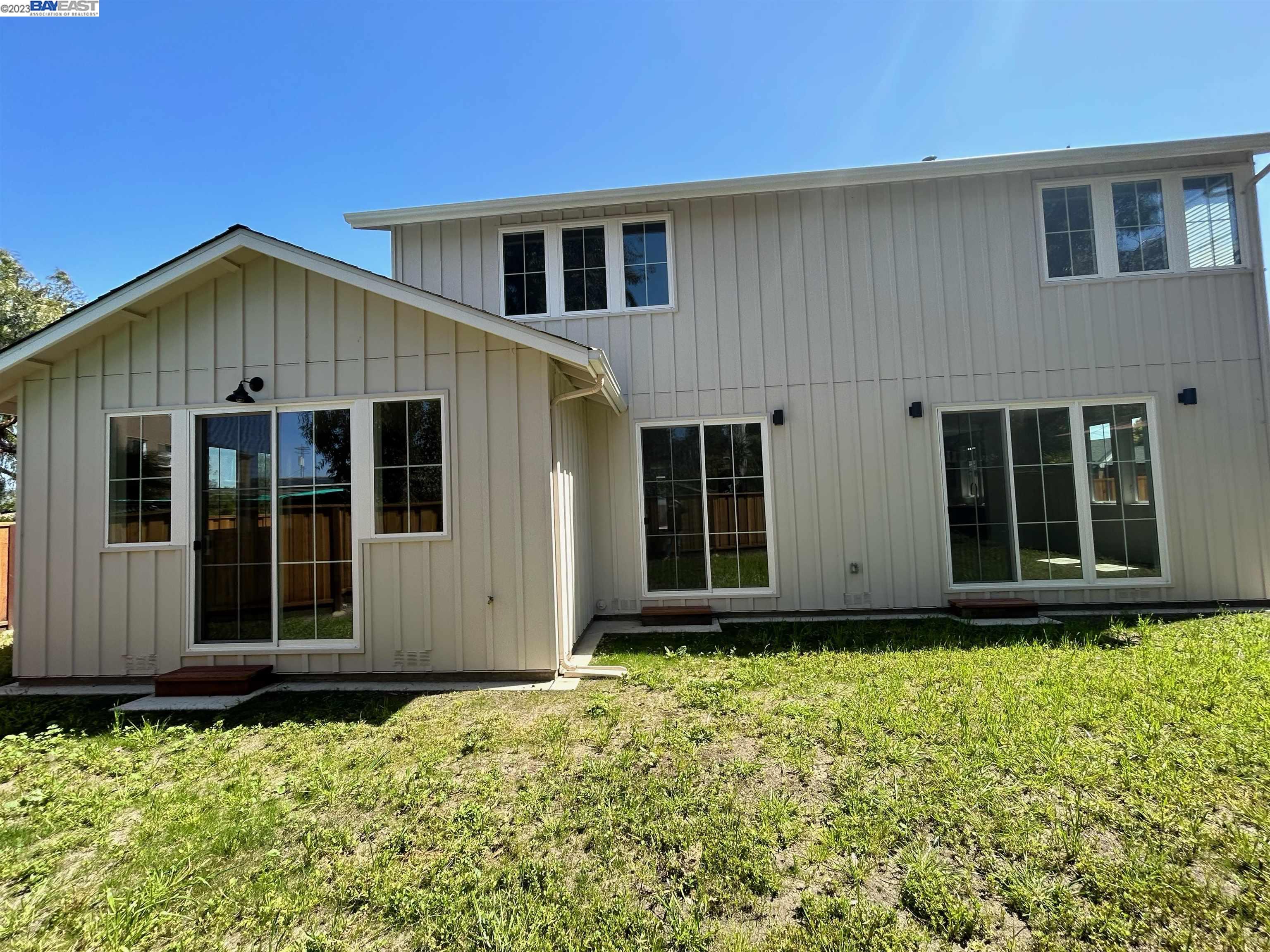 For Sale 21114 Tyee Court, Castro Valley, CA 94546 4 Beds / 3 Full