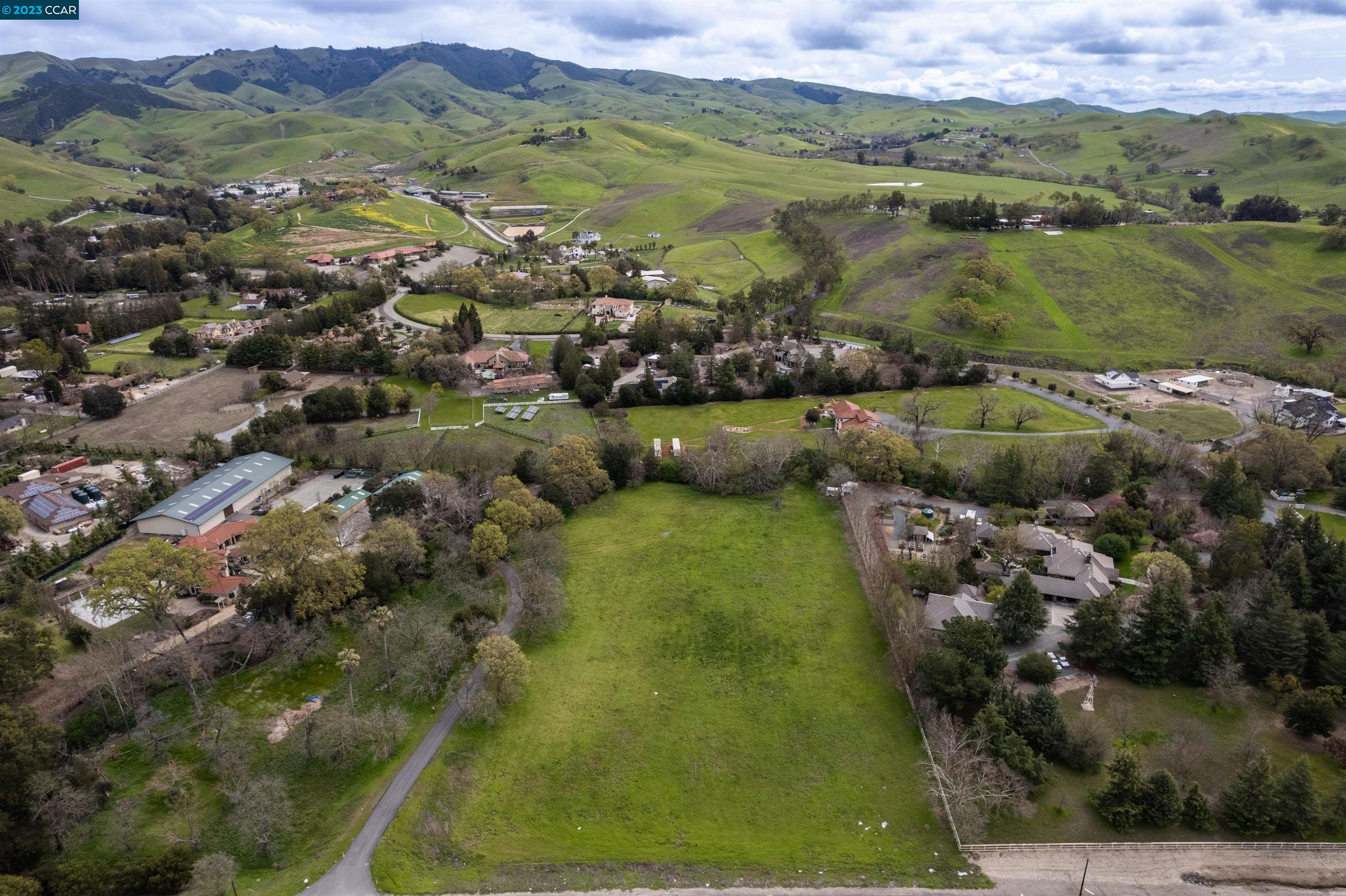 5201 Camino Tassajara  