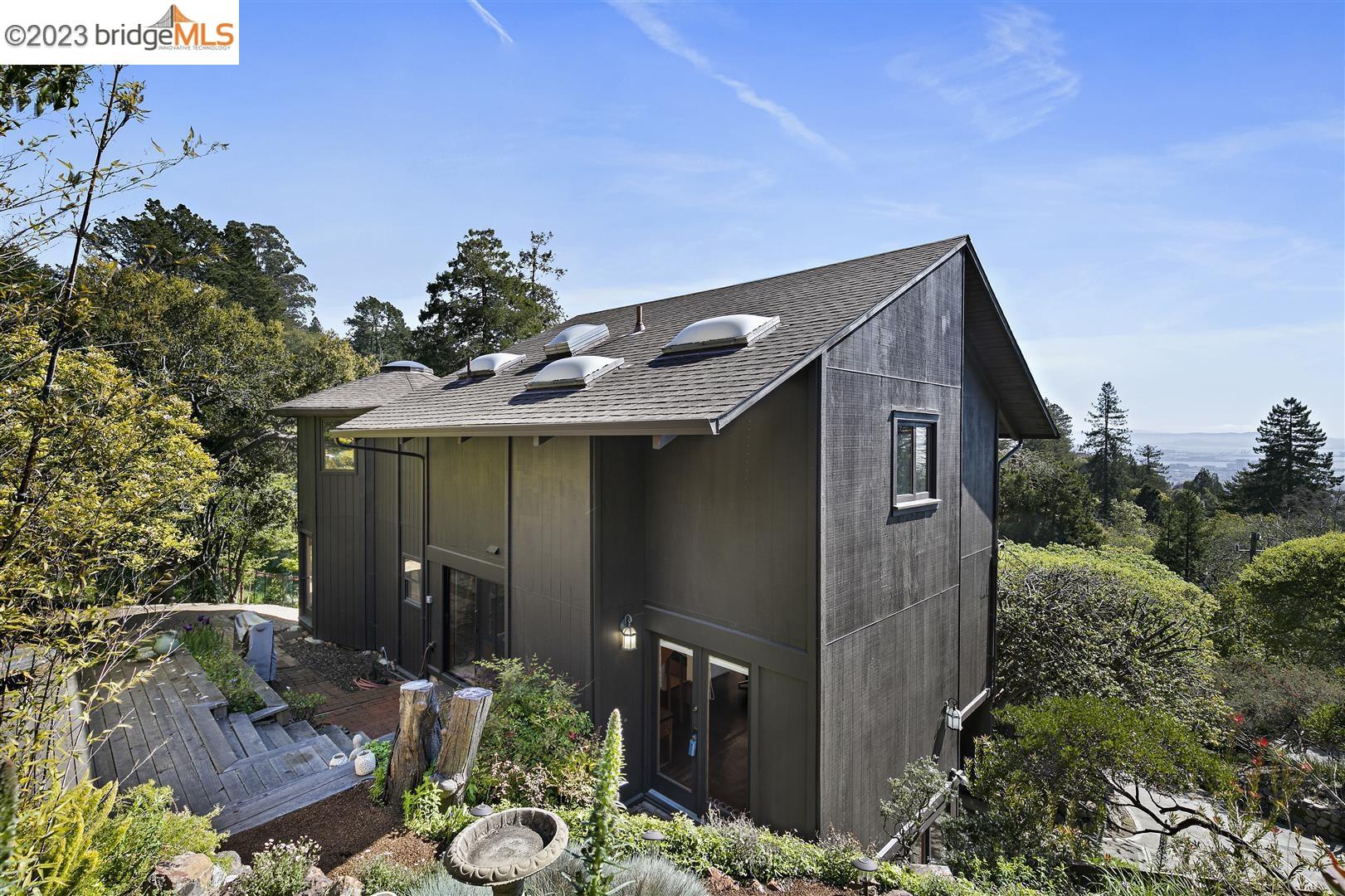 Detail Gallery Image 1 of 1 For 1185 Keeler Ave, Berkeley,  CA 94708 - 3 Beds | 2/1 Baths