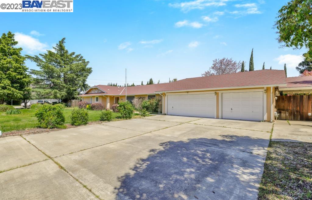 Detail Gallery Image 1 of 1 For 556 Greenview Pl, Manteca,  CA 95337 - 3 Beds | 2/1 Baths
