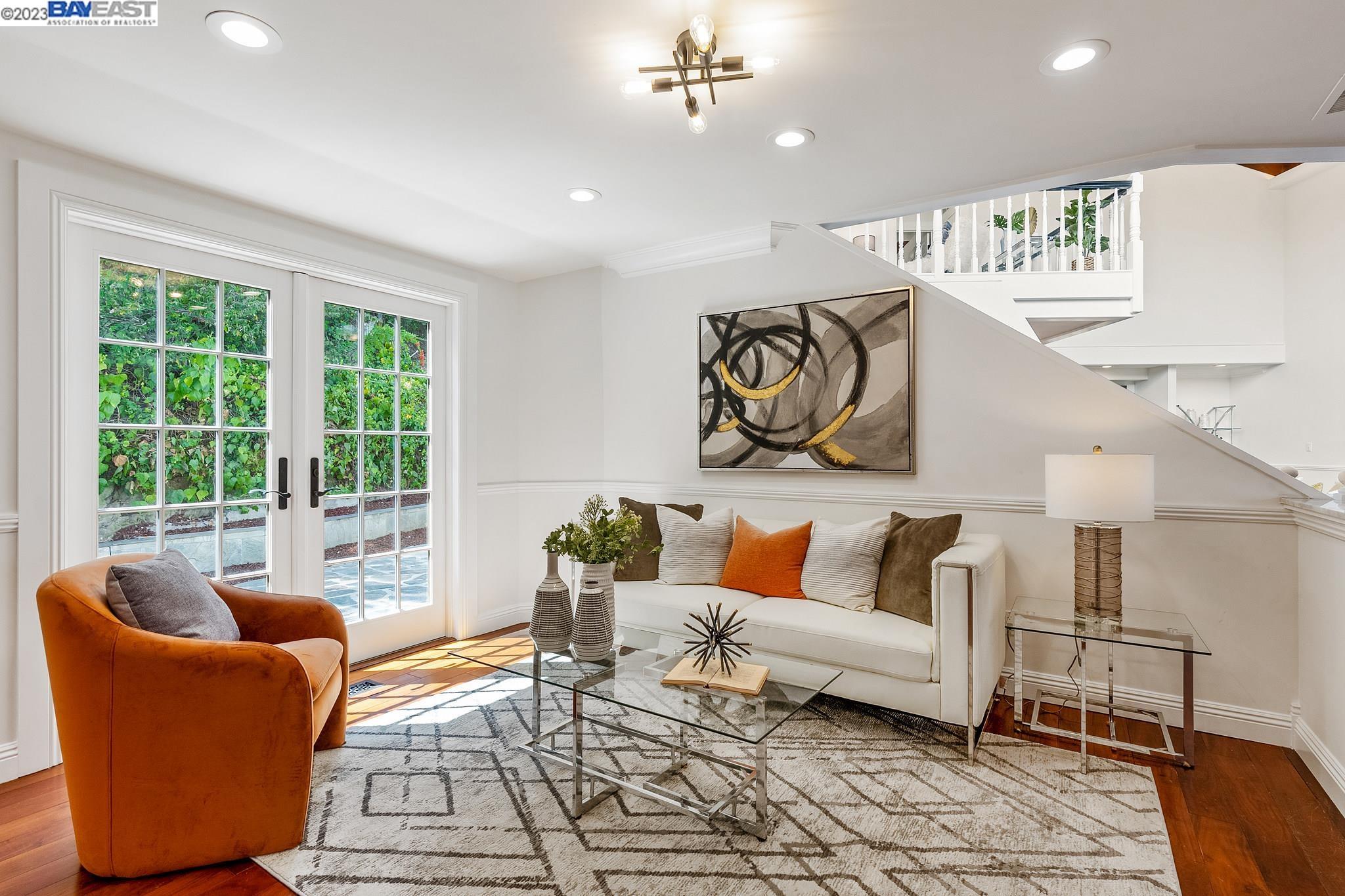 Detail Gallery Image 12 of 57 For 6 Fairoaks Ct, San Mateo,  CA 94403 - 3 Beds | 3/1 Baths