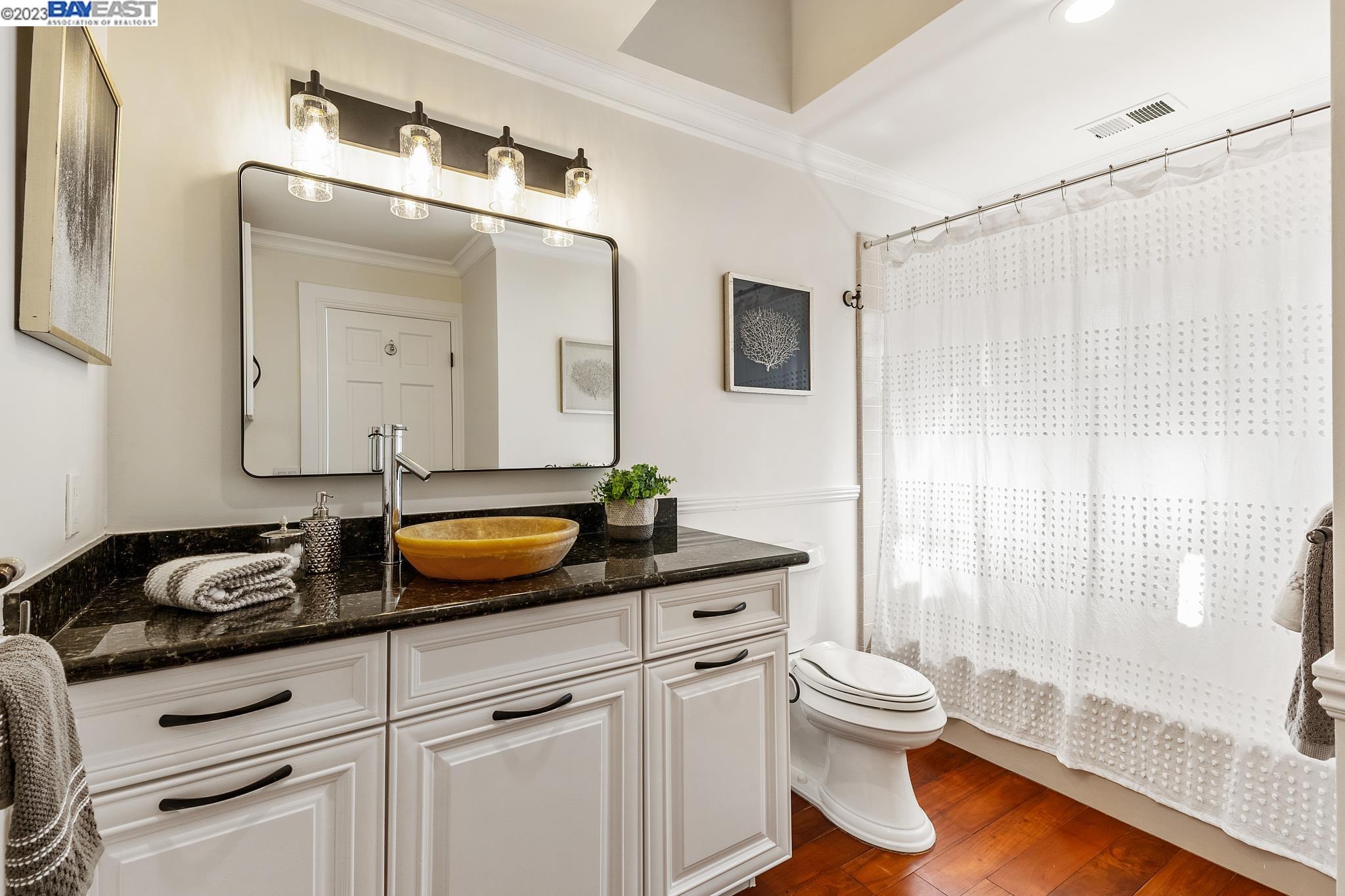 Detail Gallery Image 46 of 57 For 6 Fairoaks Ct, San Mateo,  CA 94403 - 3 Beds | 3/1 Baths