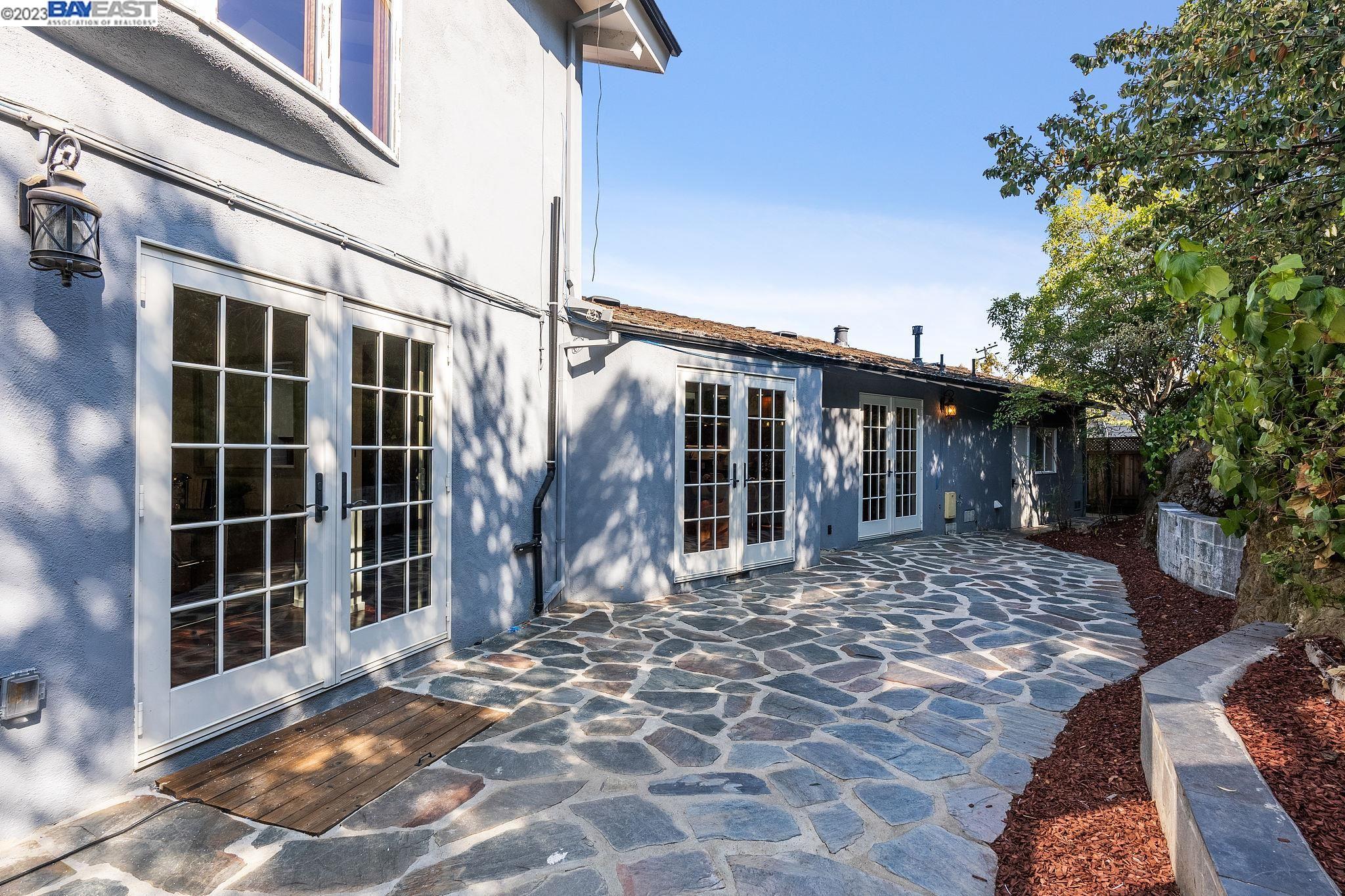 Detail Gallery Image 55 of 57 For 6 Fairoaks Ct, San Mateo,  CA 94403 - 3 Beds | 3/1 Baths