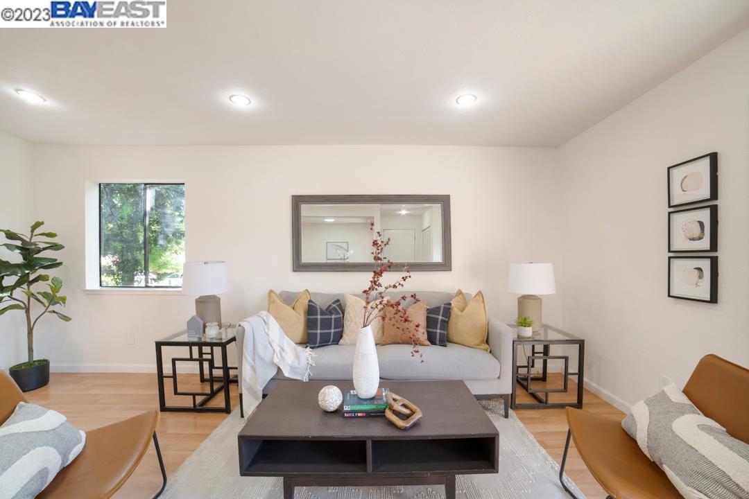 Detail Gallery Image 1 of 1 For 191 Wenatchee Cmn #15,  Fremont,  CA 94539 - 3 Beds | 2 Baths