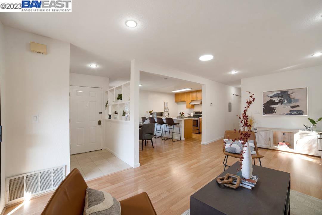 Photo #2: 41024397 Listing 