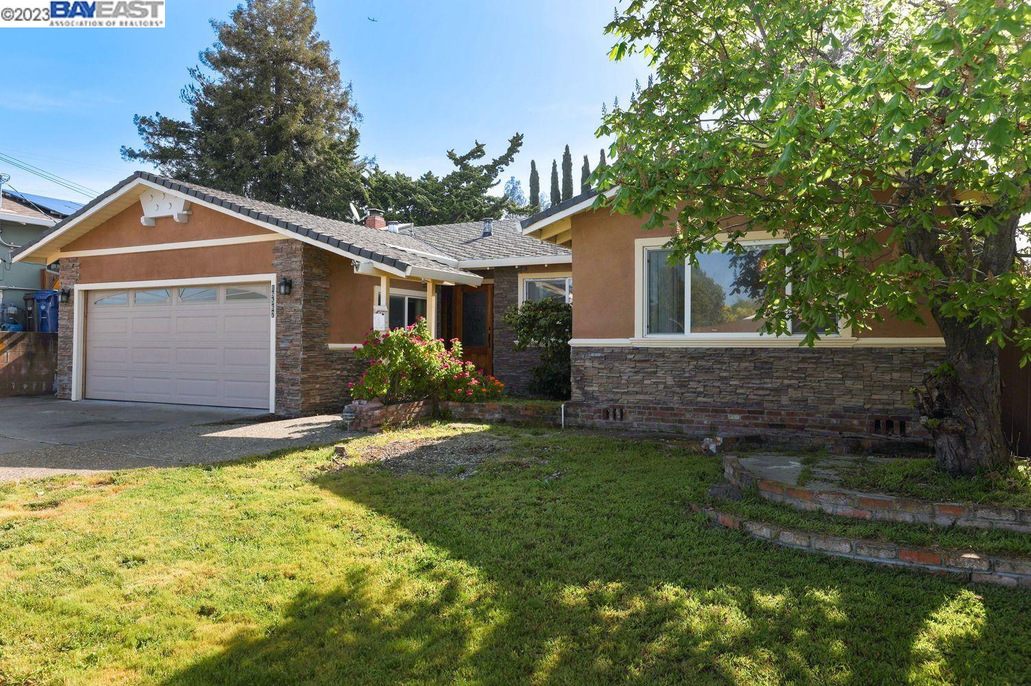 Detail Gallery Image 1 of 1 For 19562 Jaydine St, Castro Valley,  CA 94546 - 3 Beds | 3 Baths
