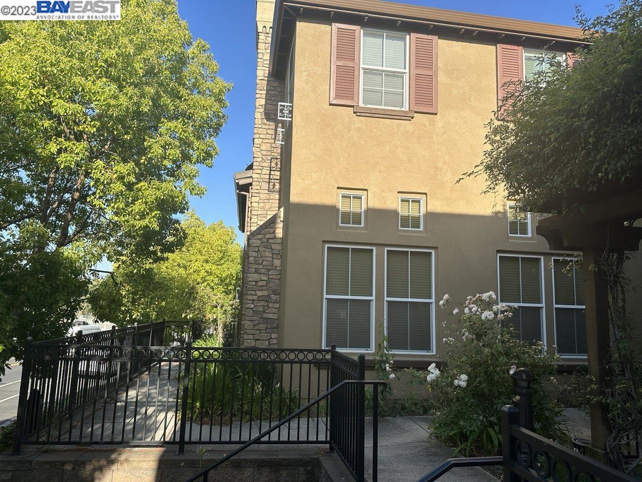 Detail Gallery Image 7 of 29 For 251 Ginko Ter, Sunnyvale,  CA 94086 - 3 Beds | 2/1 Baths