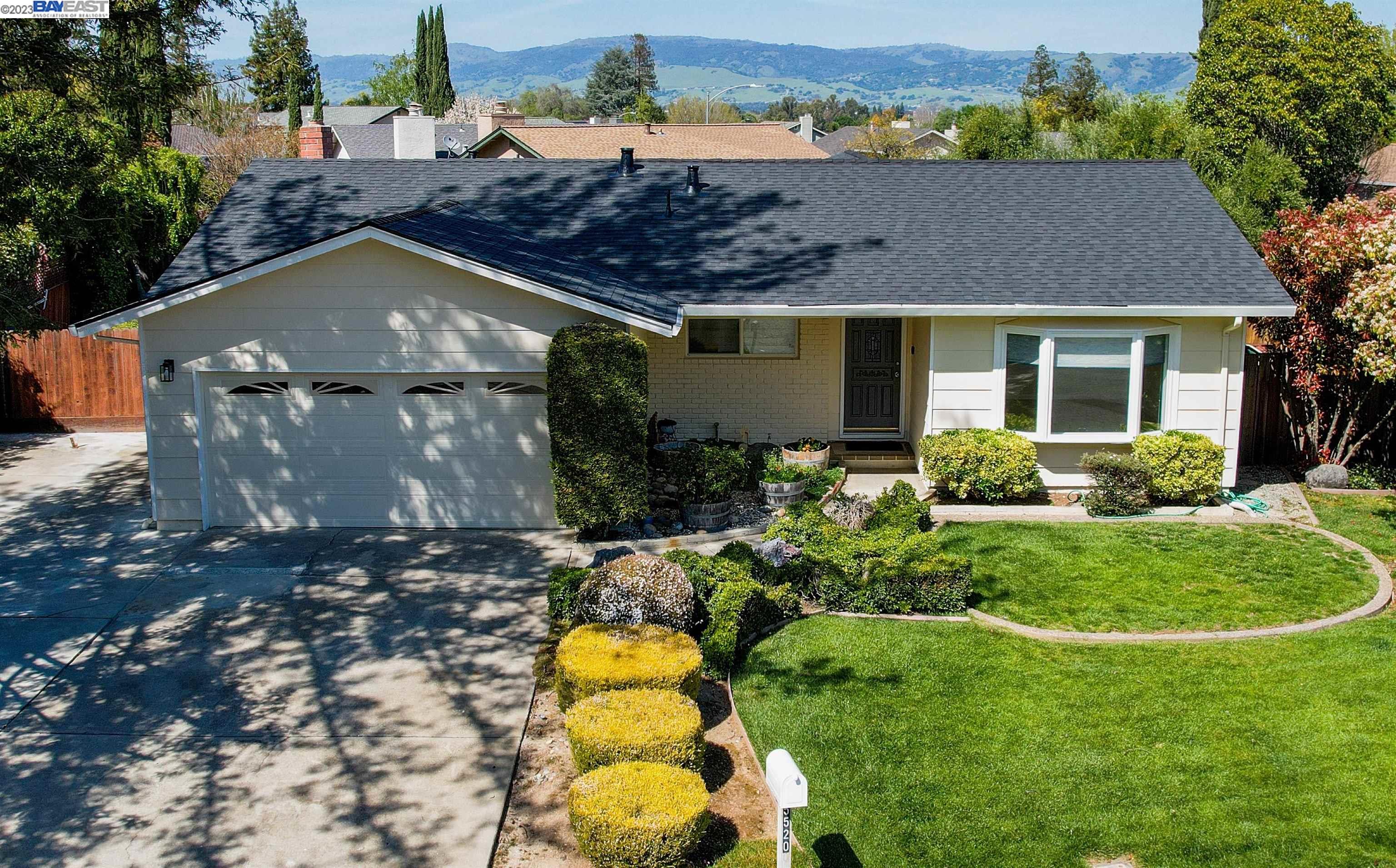 Detail Gallery Image 1 of 1 For 5520 Michelle Ct., Gilroy,  CA 95020 - 4 Beds | 2 Baths