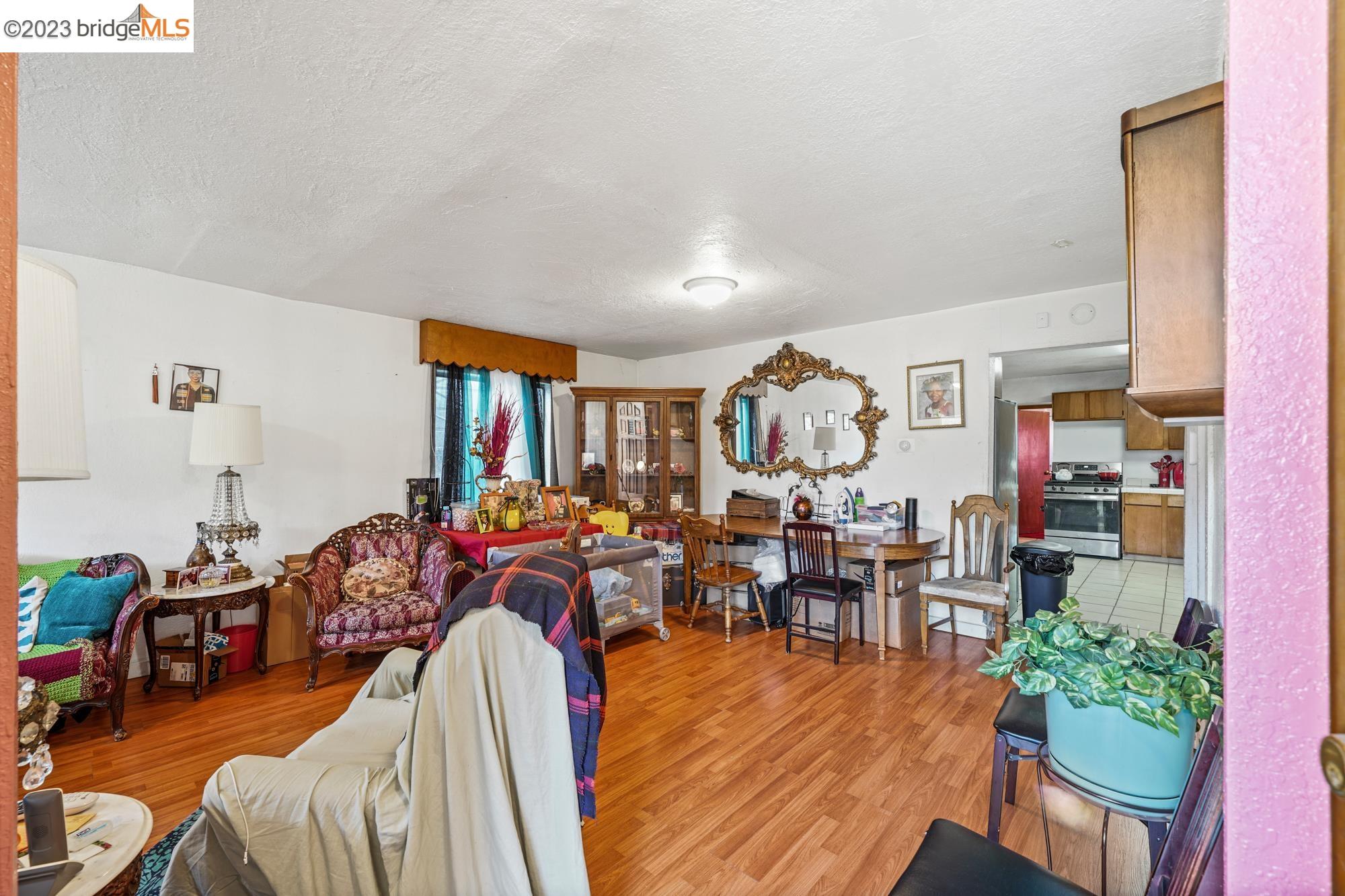 3228 Magnolia St, Oakland, California 94608, 4 Bedrooms Bedrooms, 9 Rooms Rooms,3 BathroomsBathrooms,Residential,For Sale,3228 Magnolia St,41025222