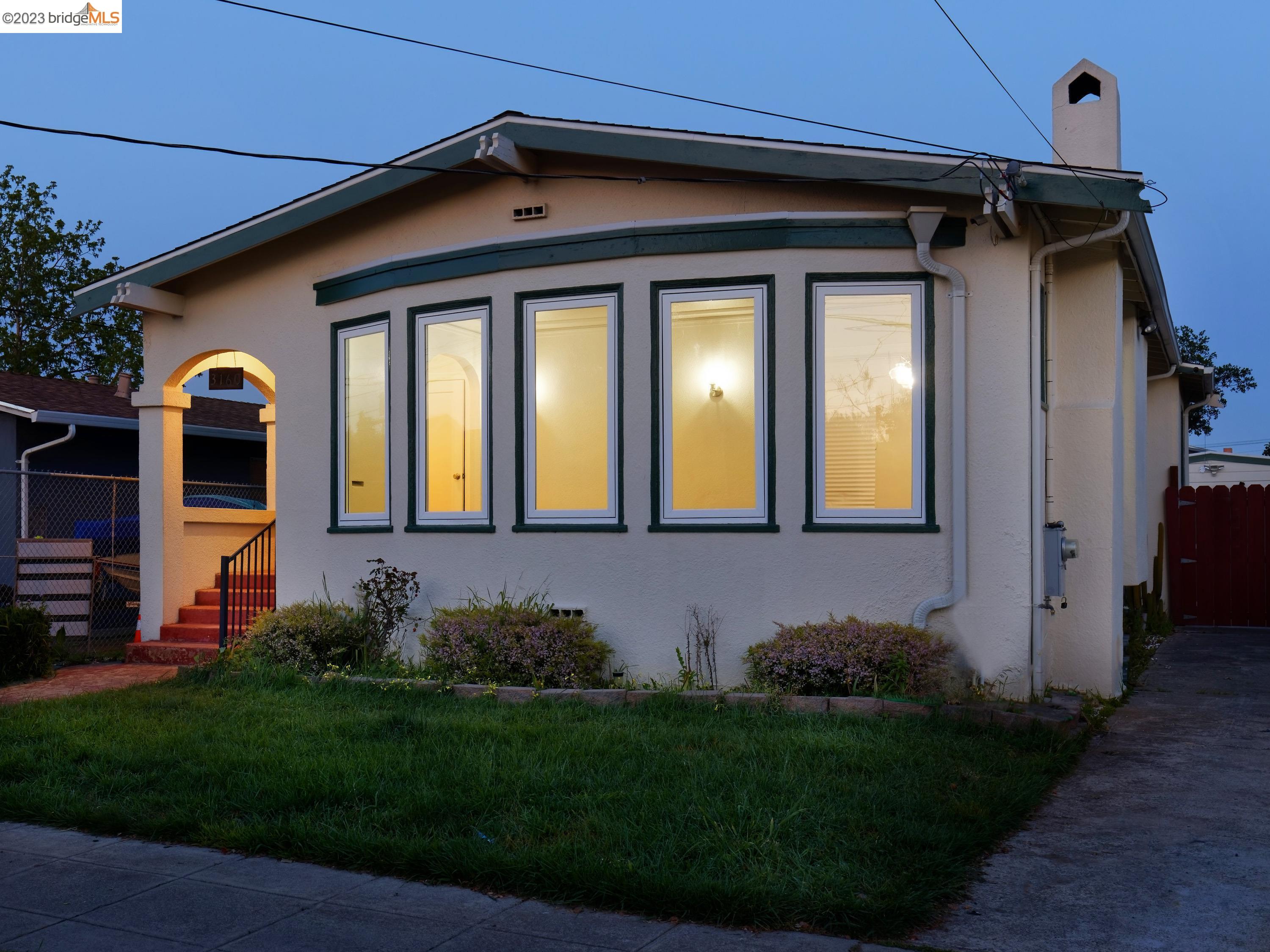 Detail Gallery Image 1 of 1 For 3160 Cuthbert Ave, Oakland,  CA 94602 - 2 Beds | 1/1 Baths