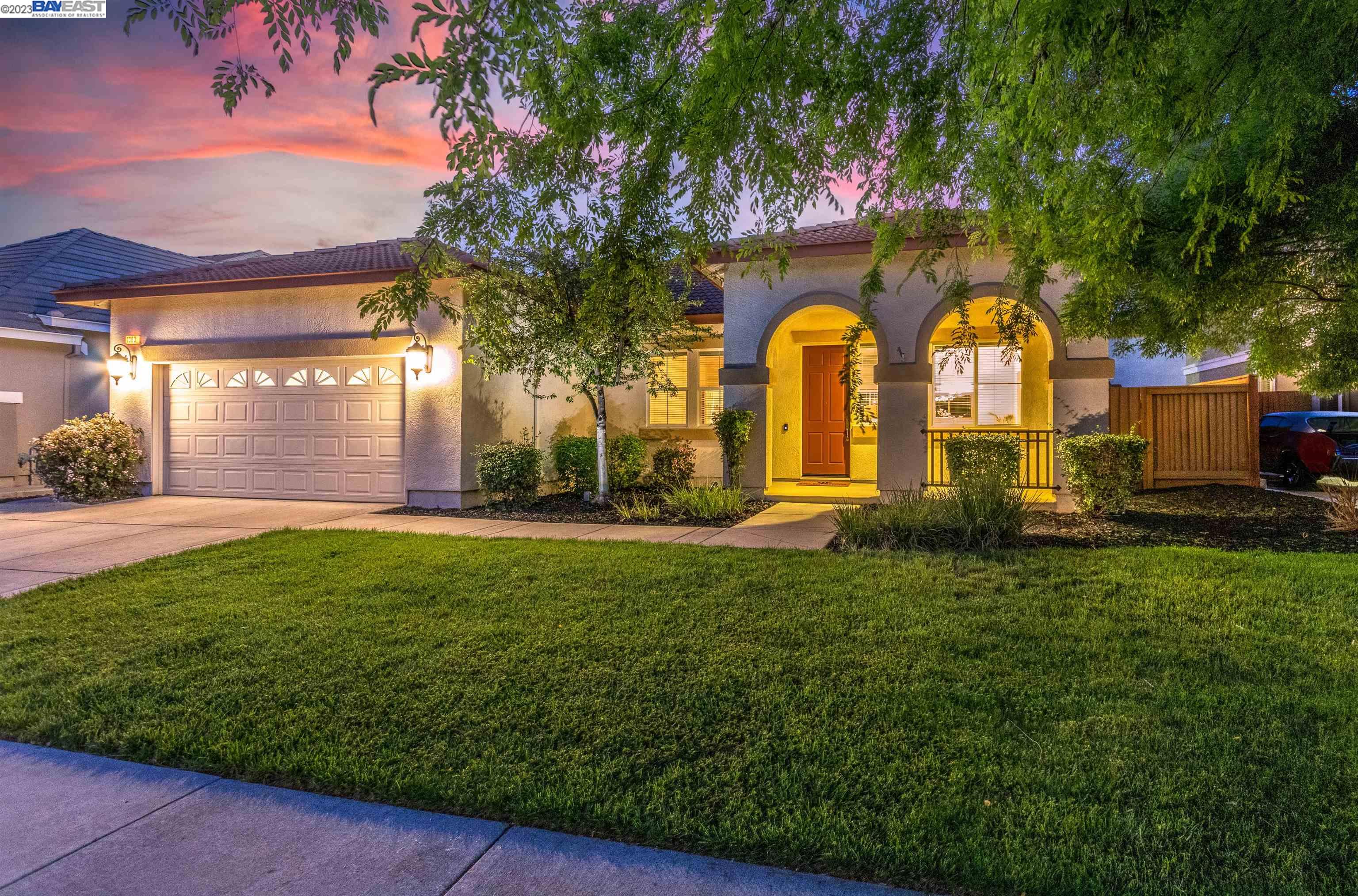 Detail Gallery Image 1 of 1 For 1383 Compaglia Cir, Brentwood,  CA 94513 - 4 Beds | 2 Baths