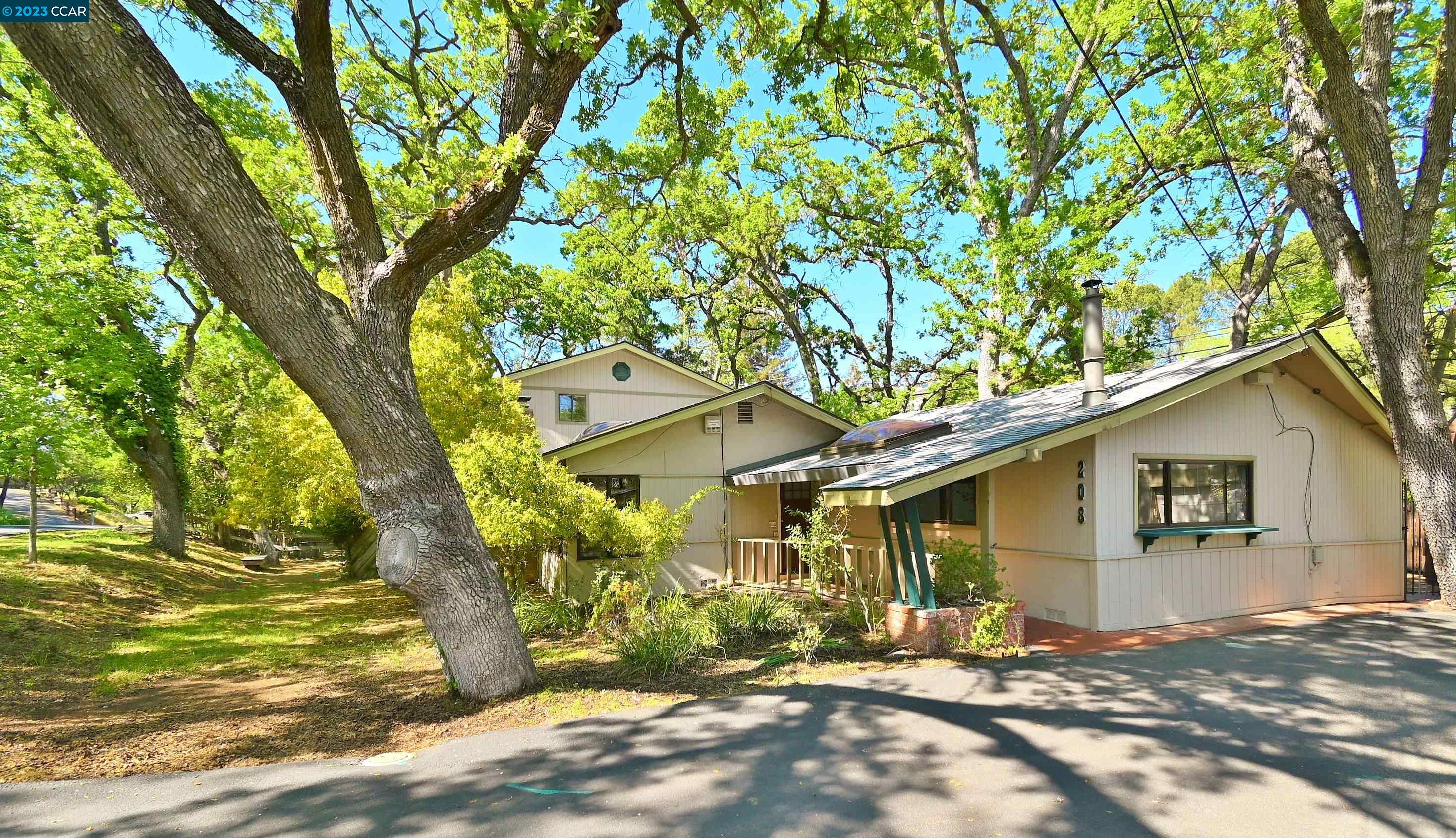 Detail Gallery Image 1 of 1 For 208 Shady Glen Rd, Walnut Creek,  CA 94596 - 4 Beds | 3/1 Baths