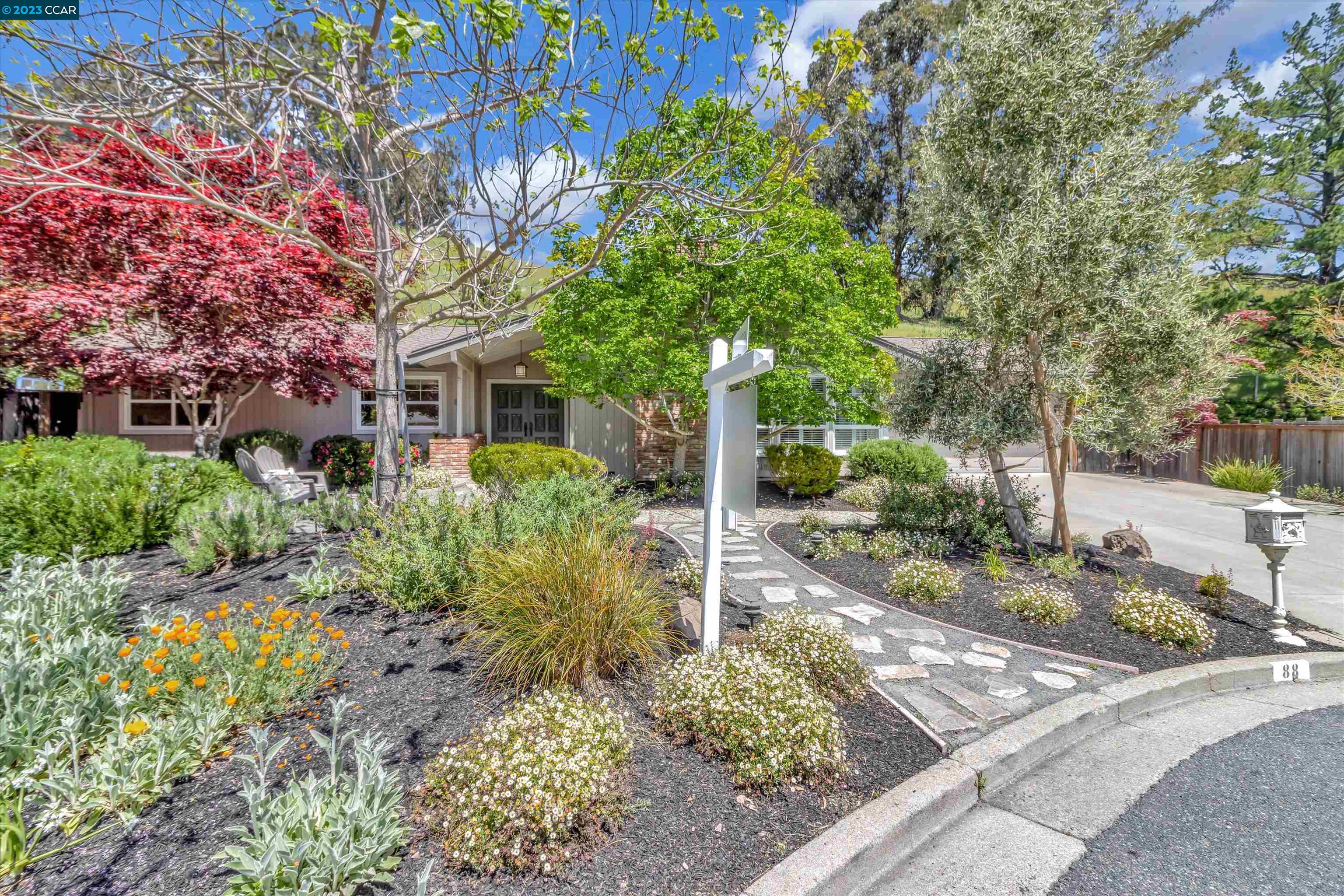 Detail Gallery Image 1 of 1 For 88 Ashbrook Pl, Moraga,  CA 94556 - 4 Beds | 2/1 Baths