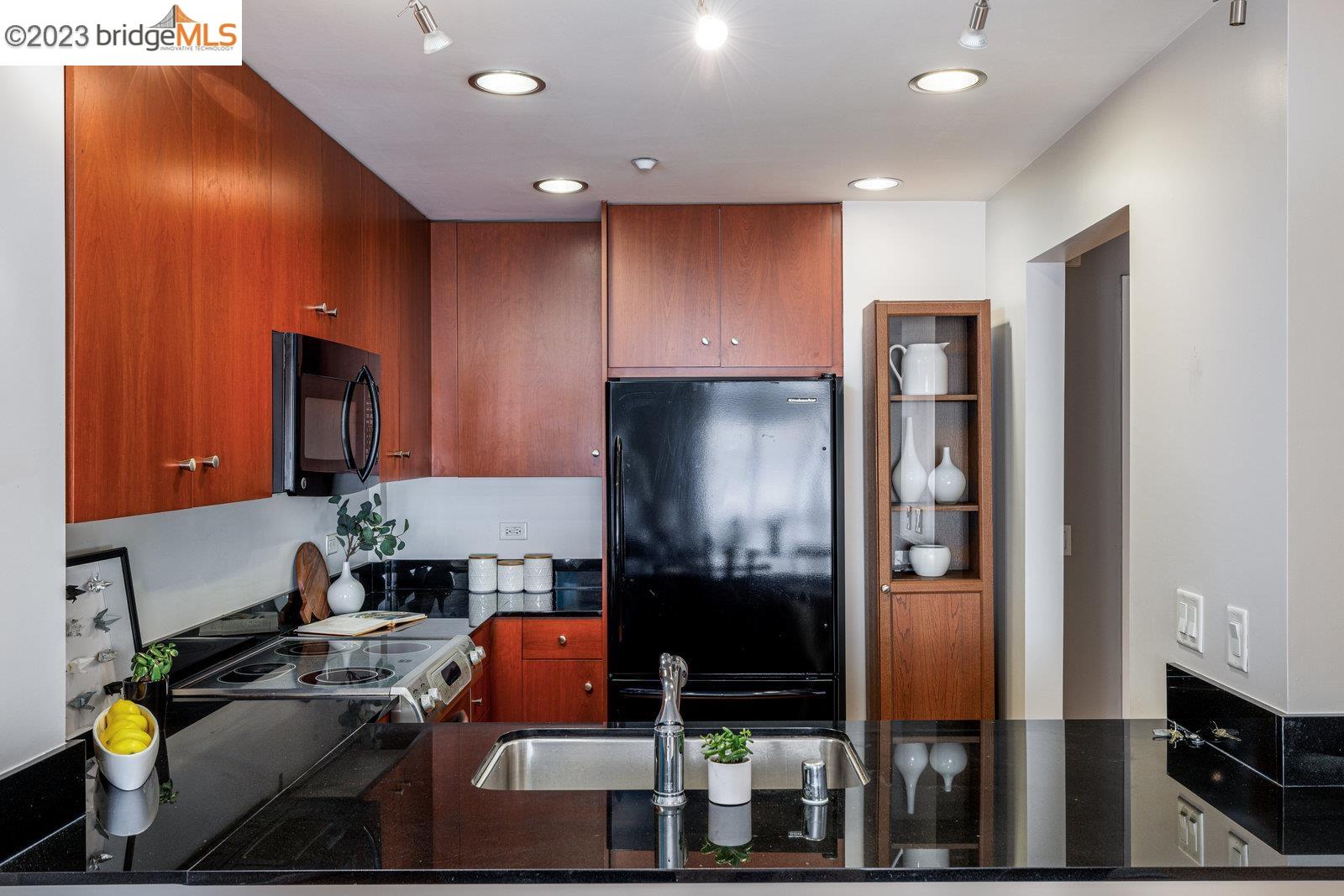 Photo #5: 41025660 Listing 