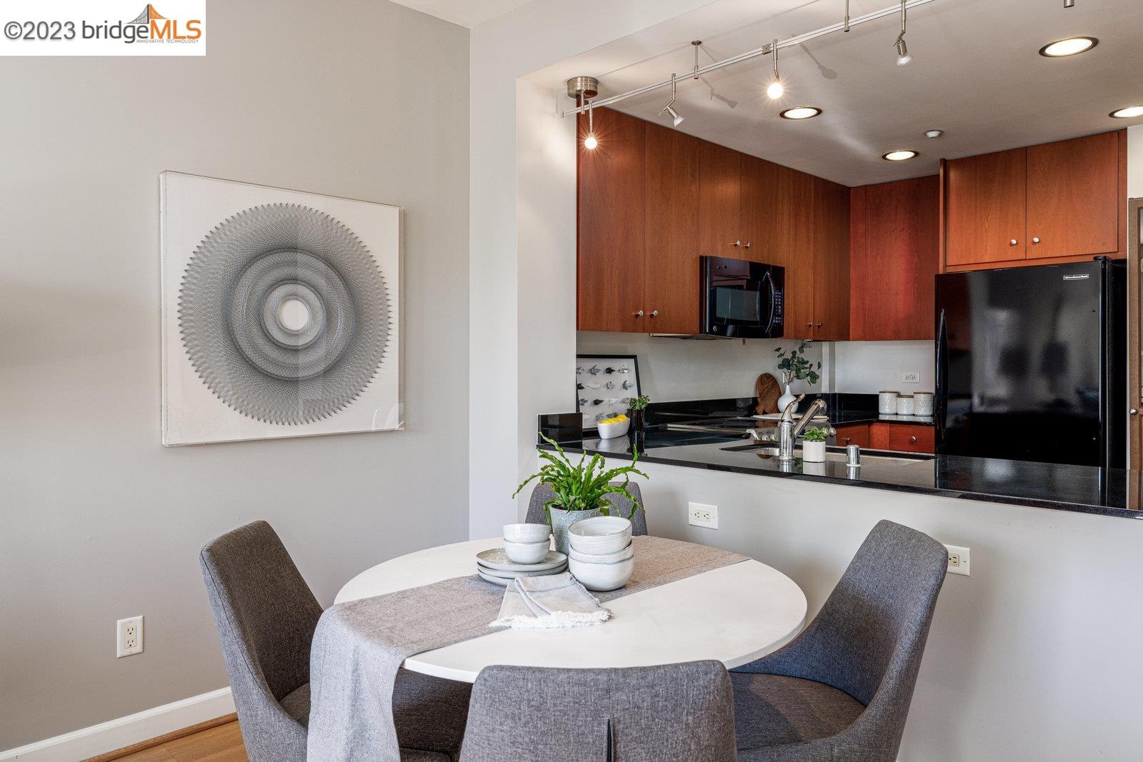 Photo #6: 41025660 Listing 