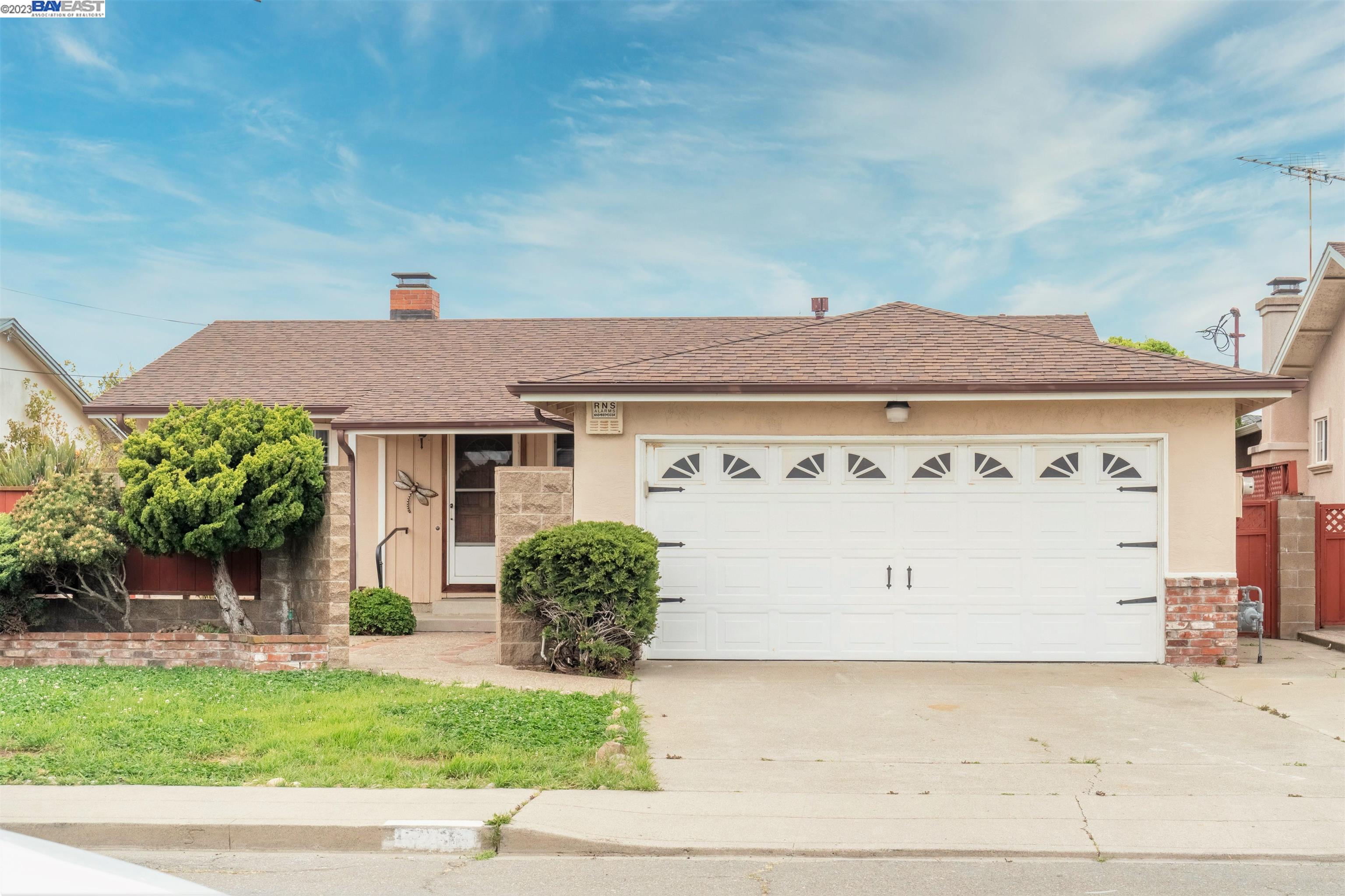 Detail Gallery Image 1 of 1 For 15266 Elvina Dr, San Leandro,  CA 94579 - 3 Beds | 2 Baths