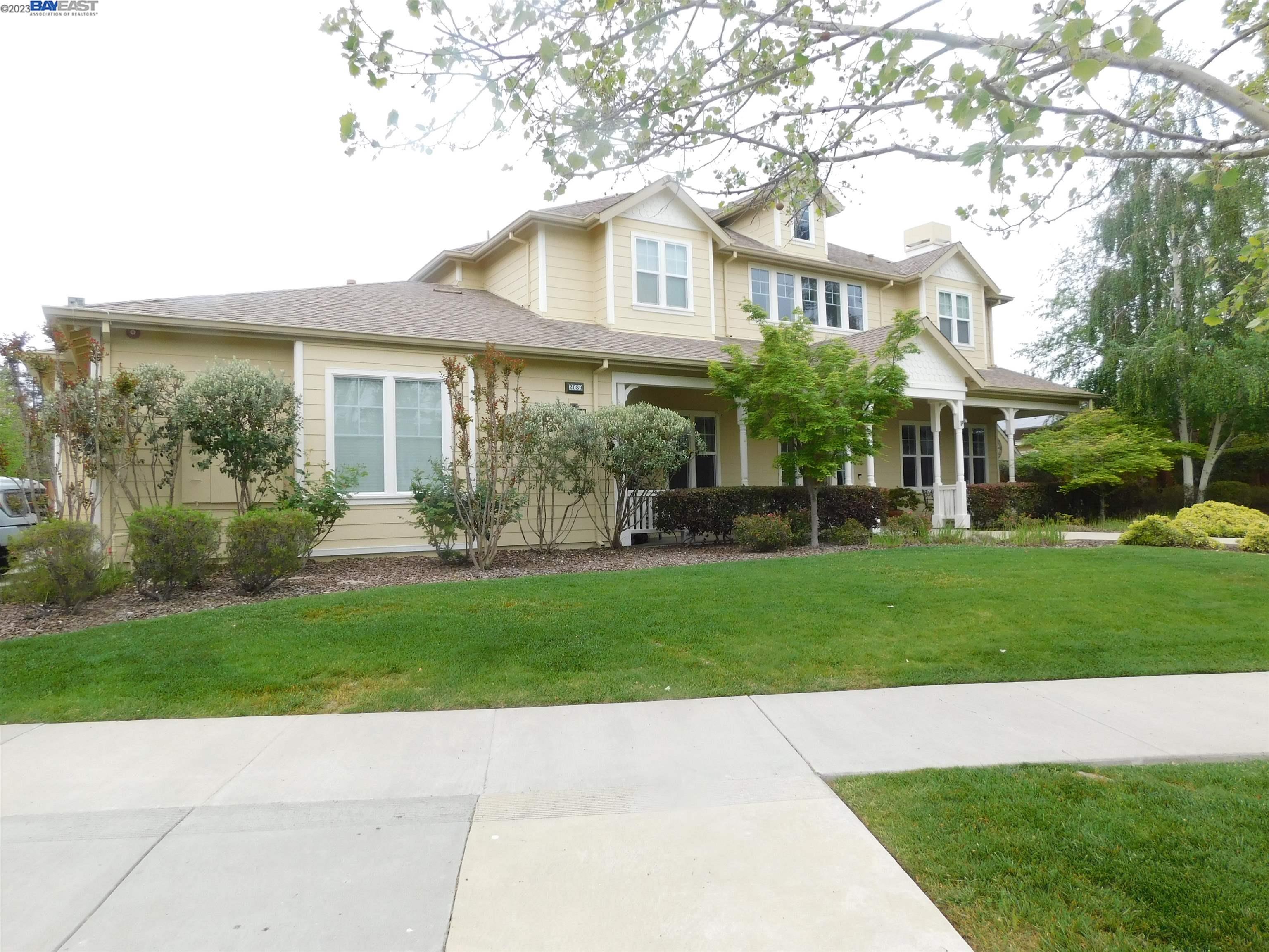 2089 Rivers Bend Cir