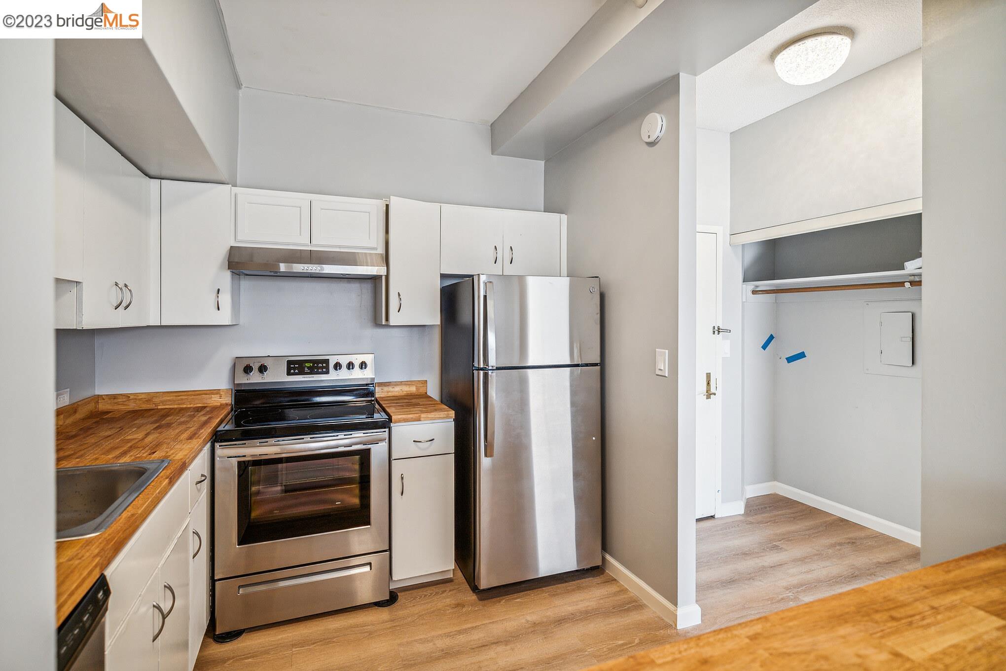 Detail Gallery Image 3 of 29 For 6363 Christie Ave #1412,  Emeryville,  CA 94608 - 1 Beds | 1 Baths