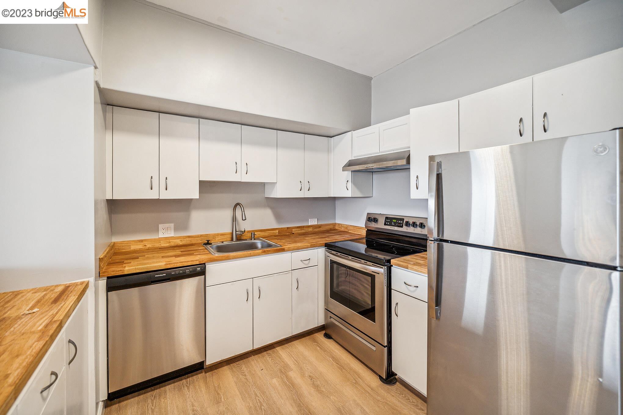 Detail Gallery Image 4 of 29 For 6363 Christie Ave #1412,  Emeryville,  CA 94608 - 1 Beds | 1 Baths