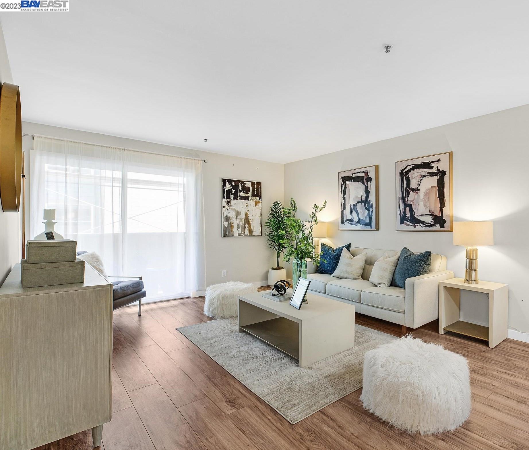 Detail Gallery Image 2 of 43 For 6400 Christie Ave #4217,  Emeryville,  CA 94608 - 1 Beds | 1 Baths