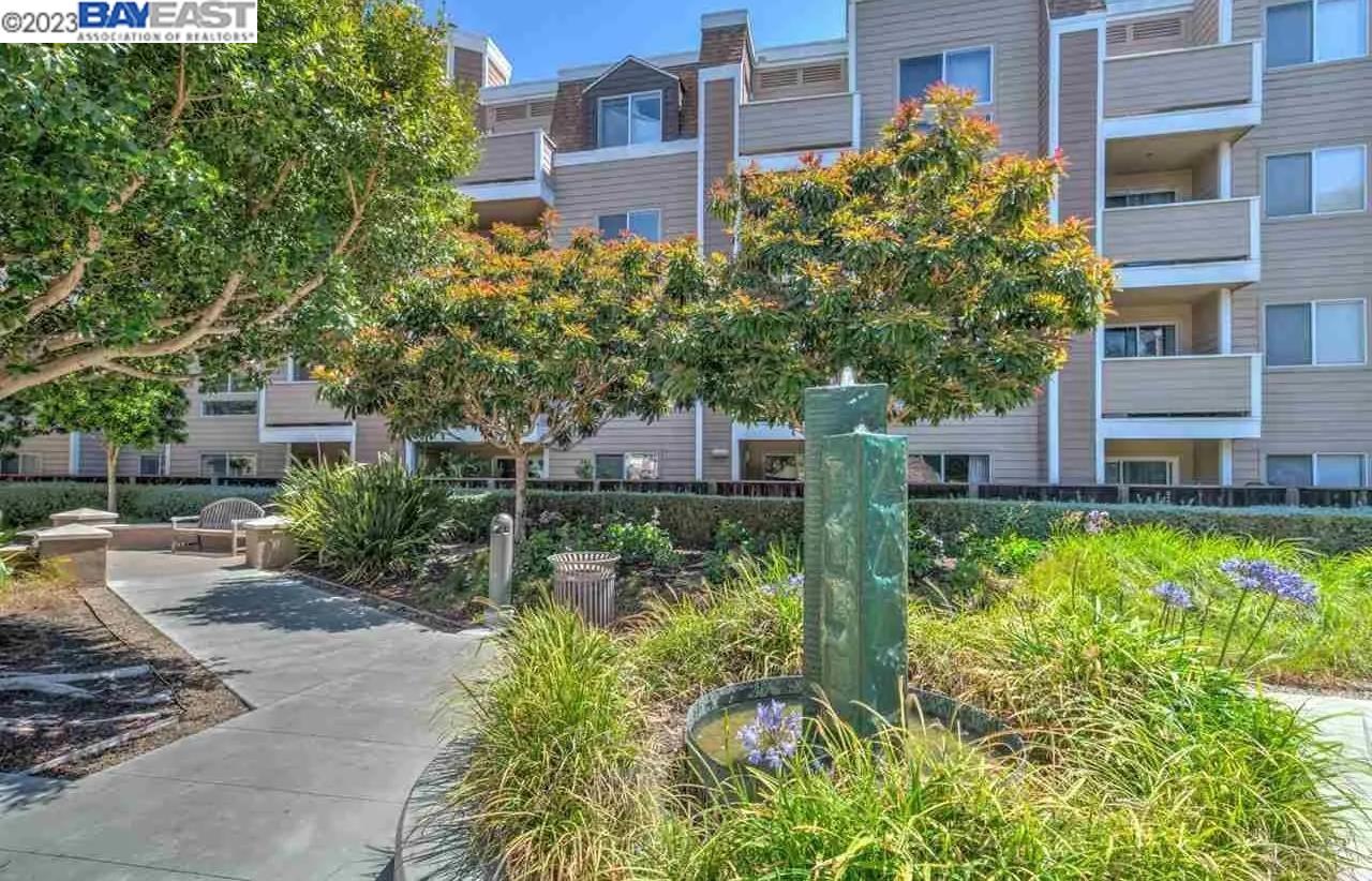 Detail Gallery Image 37 of 43 For 6400 Christie Ave #4217,  Emeryville,  CA 94608 - 1 Beds | 1 Baths