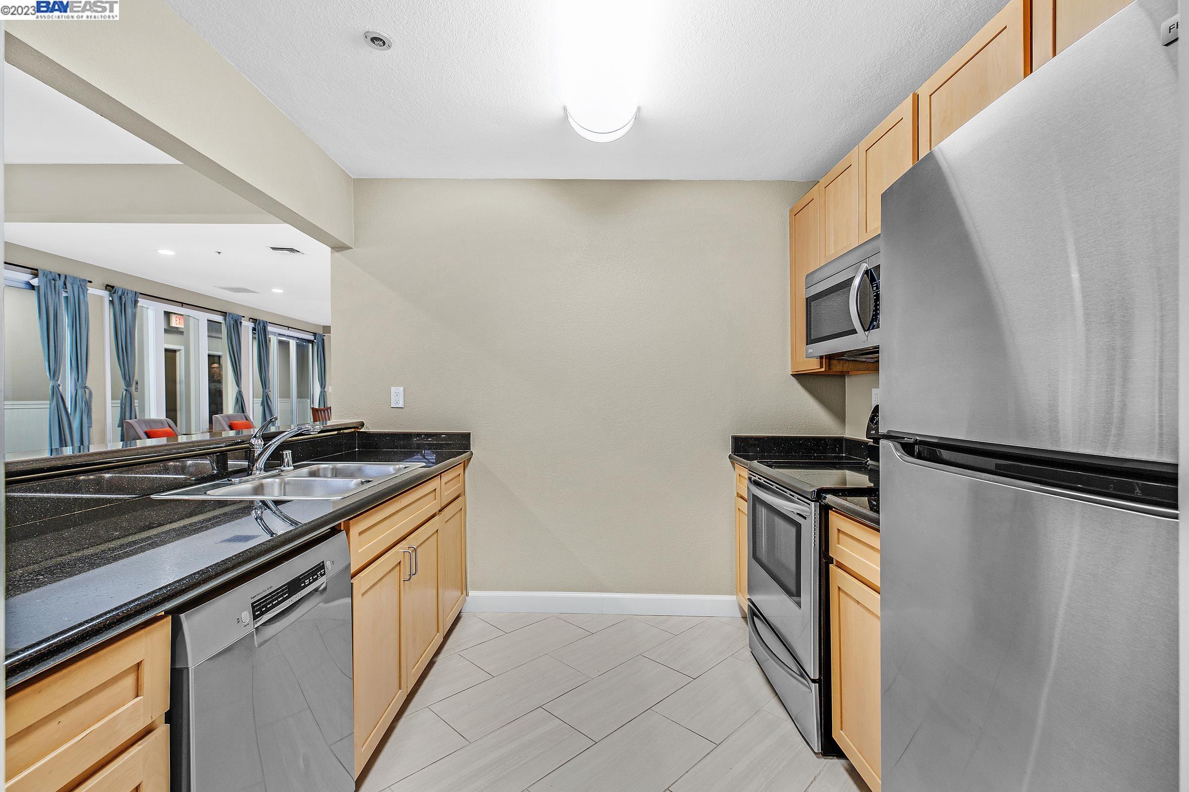 Detail Gallery Image 7 of 43 For 6400 Christie Ave #4217,  Emeryville,  CA 94608 - 1 Beds | 1 Baths