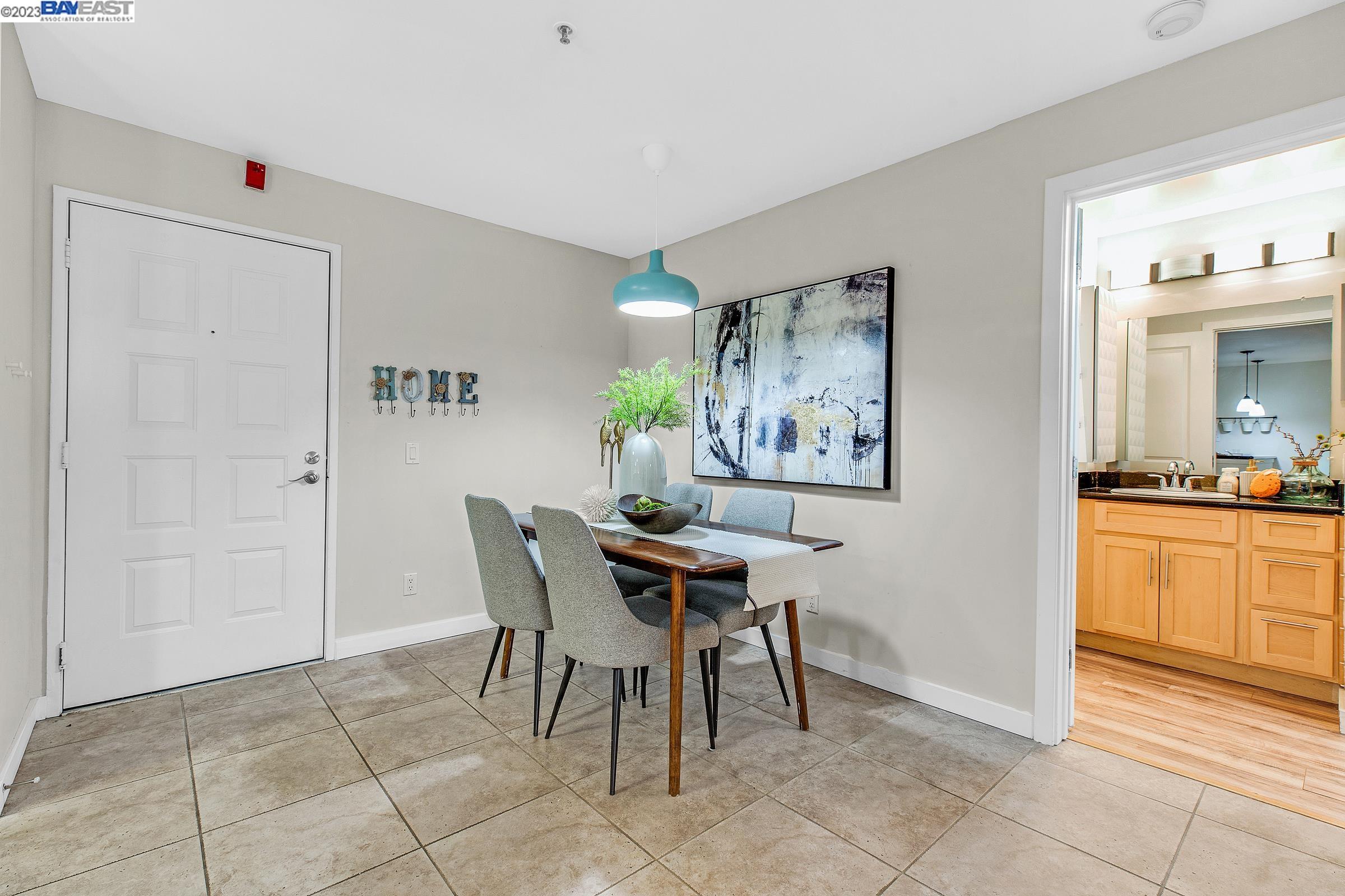 Detail Gallery Image 9 of 43 For 6400 Christie Ave #4217,  Emeryville,  CA 94608 - 1 Beds | 1 Baths