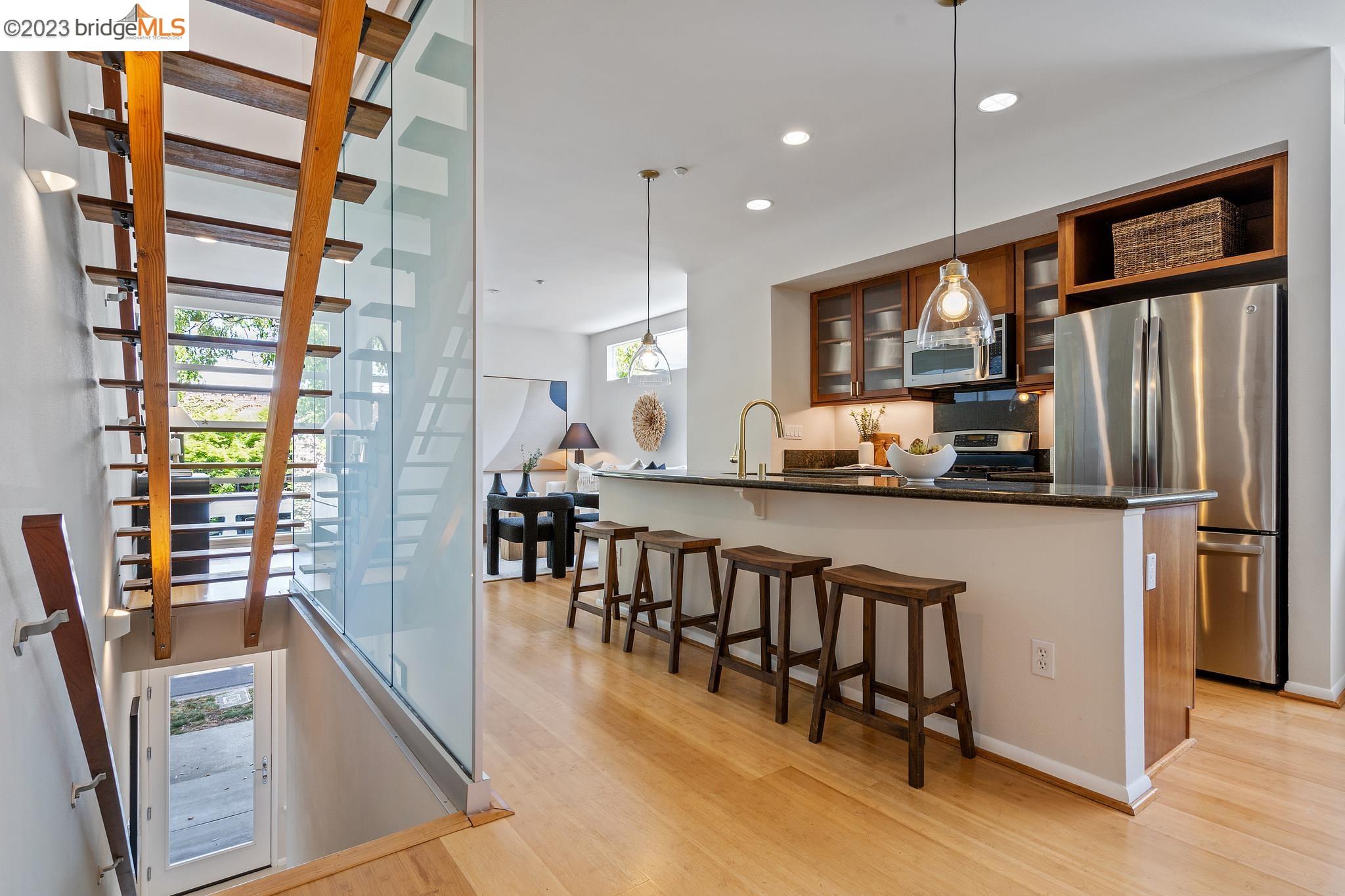 Photo #2: 41025965 Listing 