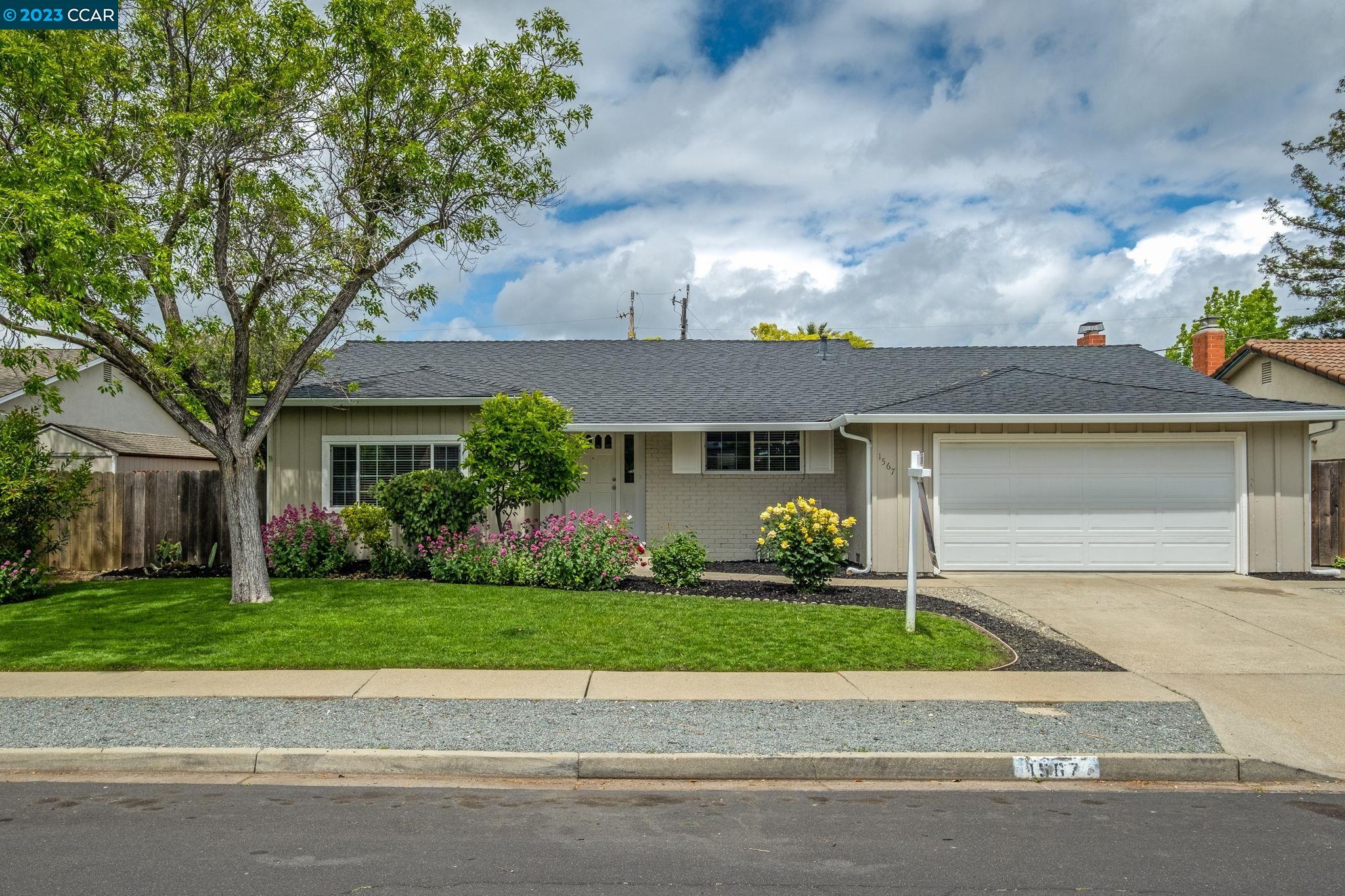 Detail Gallery Image 1 of 1 For 1567 Thornwood Dr, Concord,  CA 94521 - 4 Beds | 2 Baths