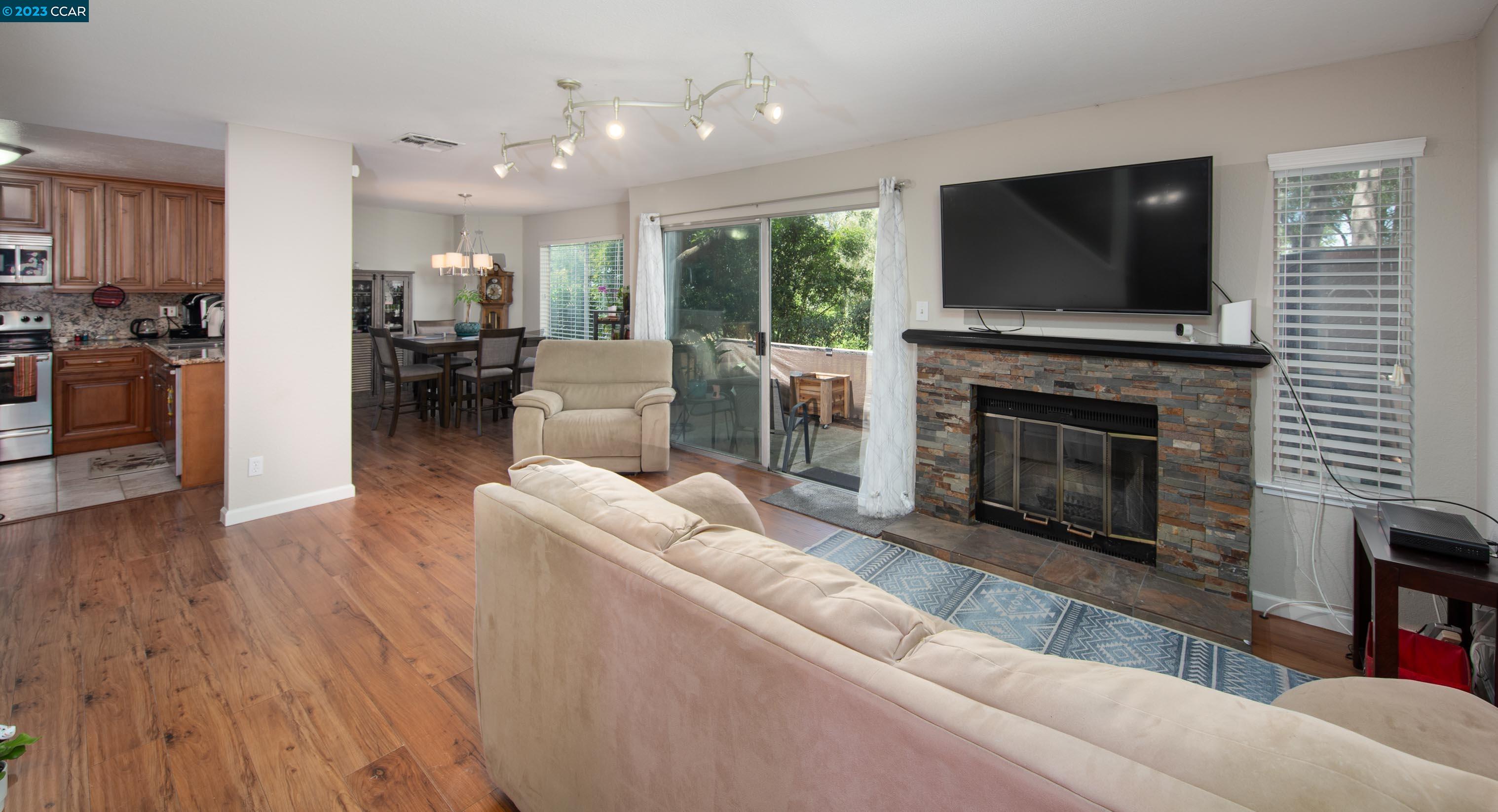 Photo #2: 41026177 Listing 