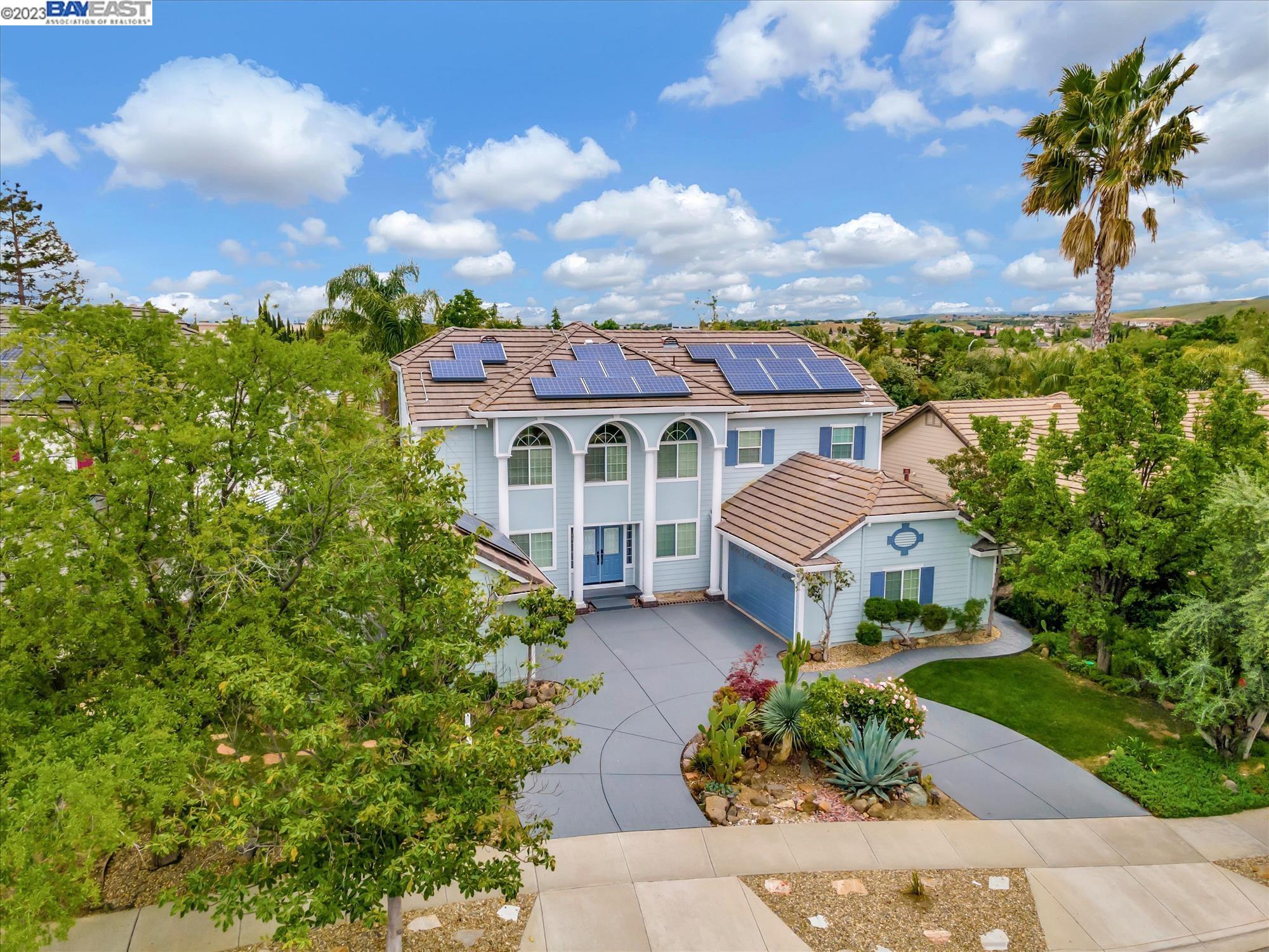 Detail Gallery Image 1 of 1 For 24 E Country Club Dr, Brentwood,  CA 94513 - 5 Beds | 3 Baths