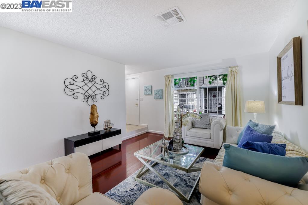 Photo #6: 41026328 Listing 